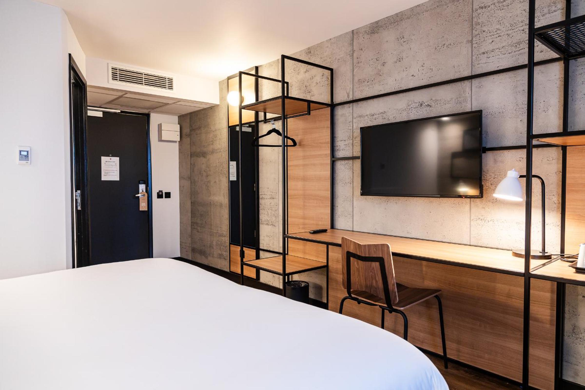 Standard Double Room - Photo 2