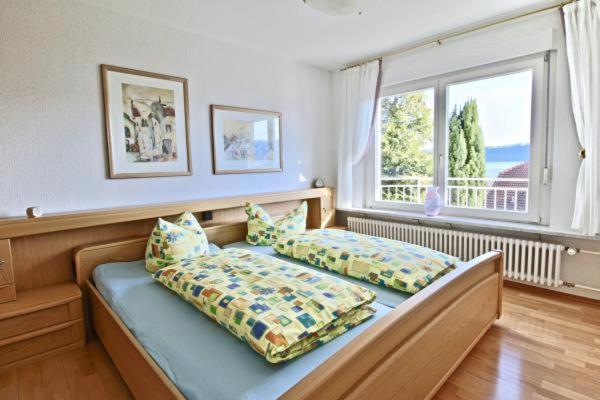 Apartment with Lake View photo 2