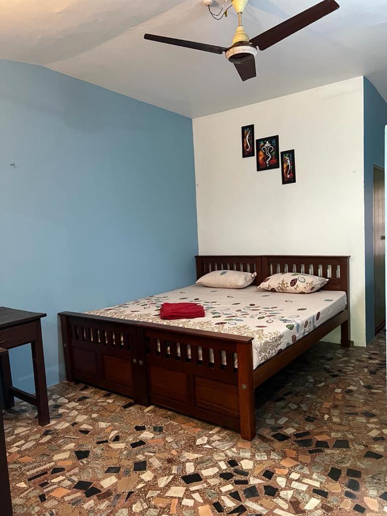 Budget Double Room photo 3