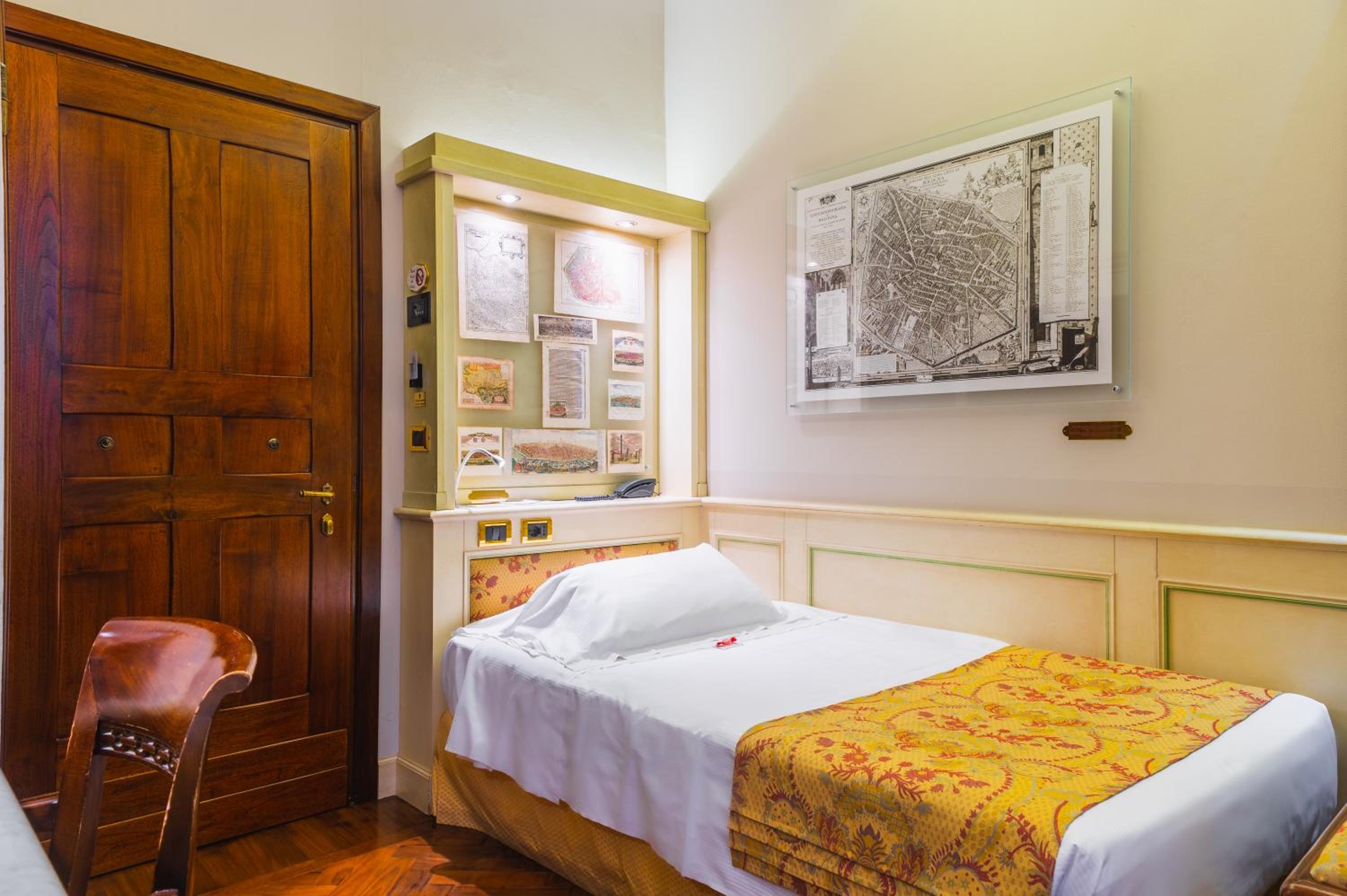 Single Room photo 2
