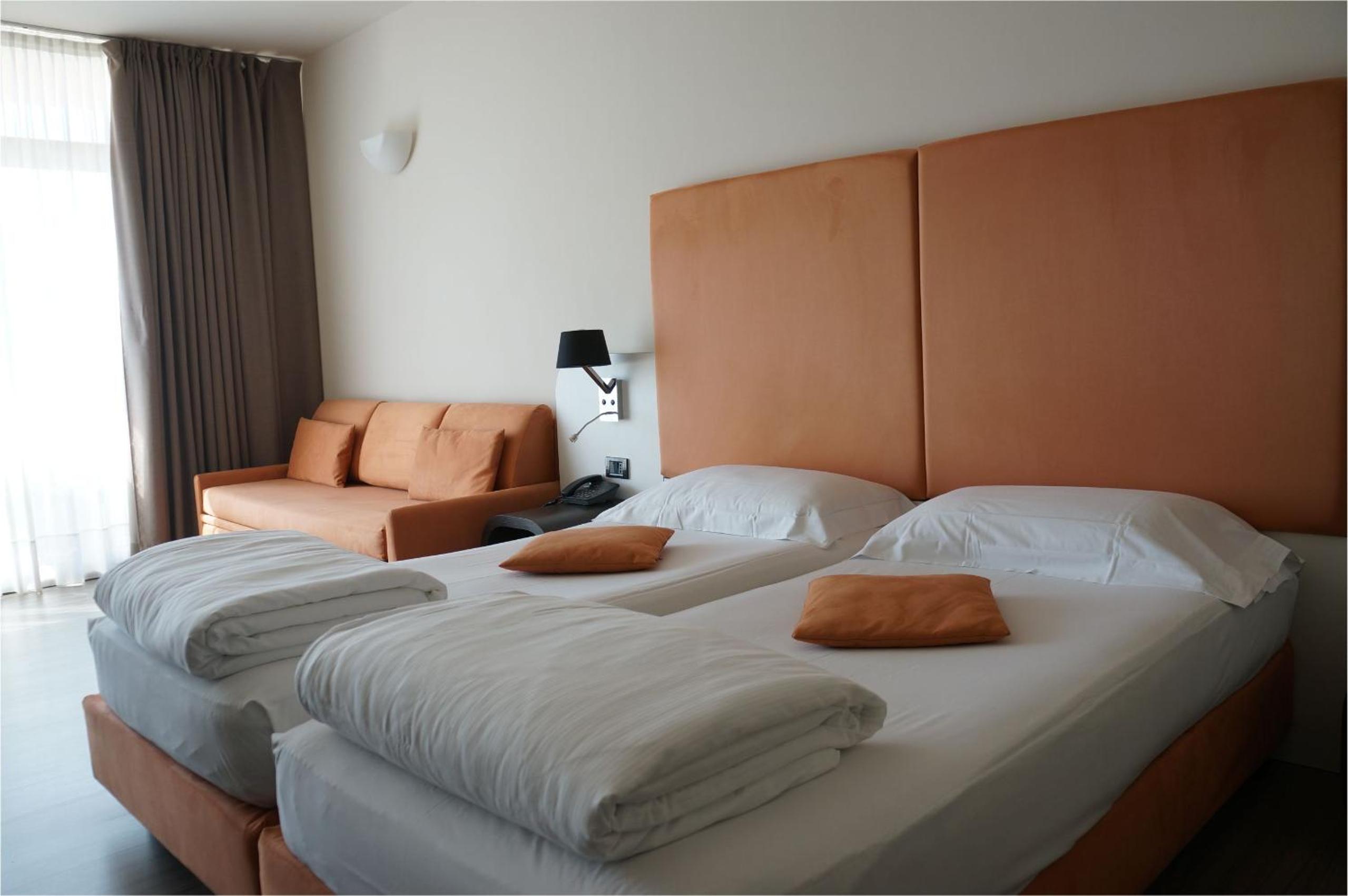 Design Twin Room photo 2