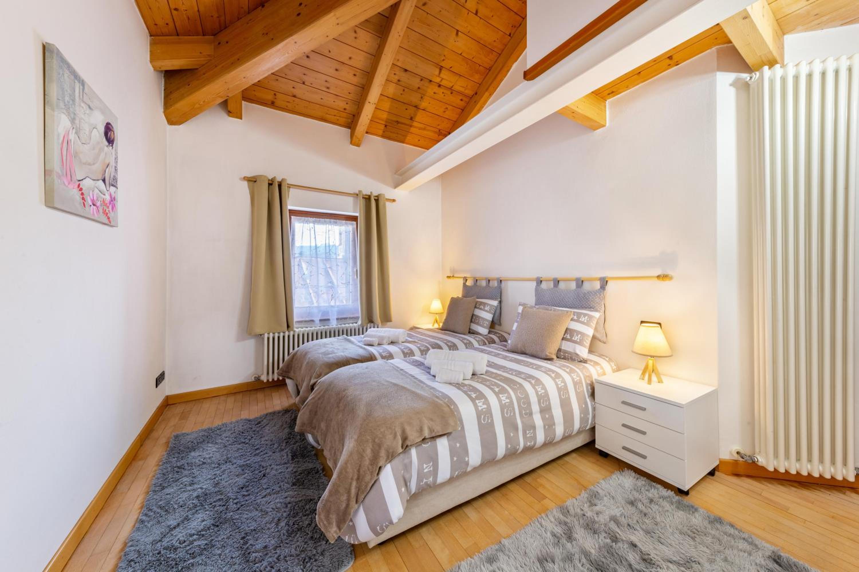 Three-Bedroom Premium Apartment with Balcony photo 1