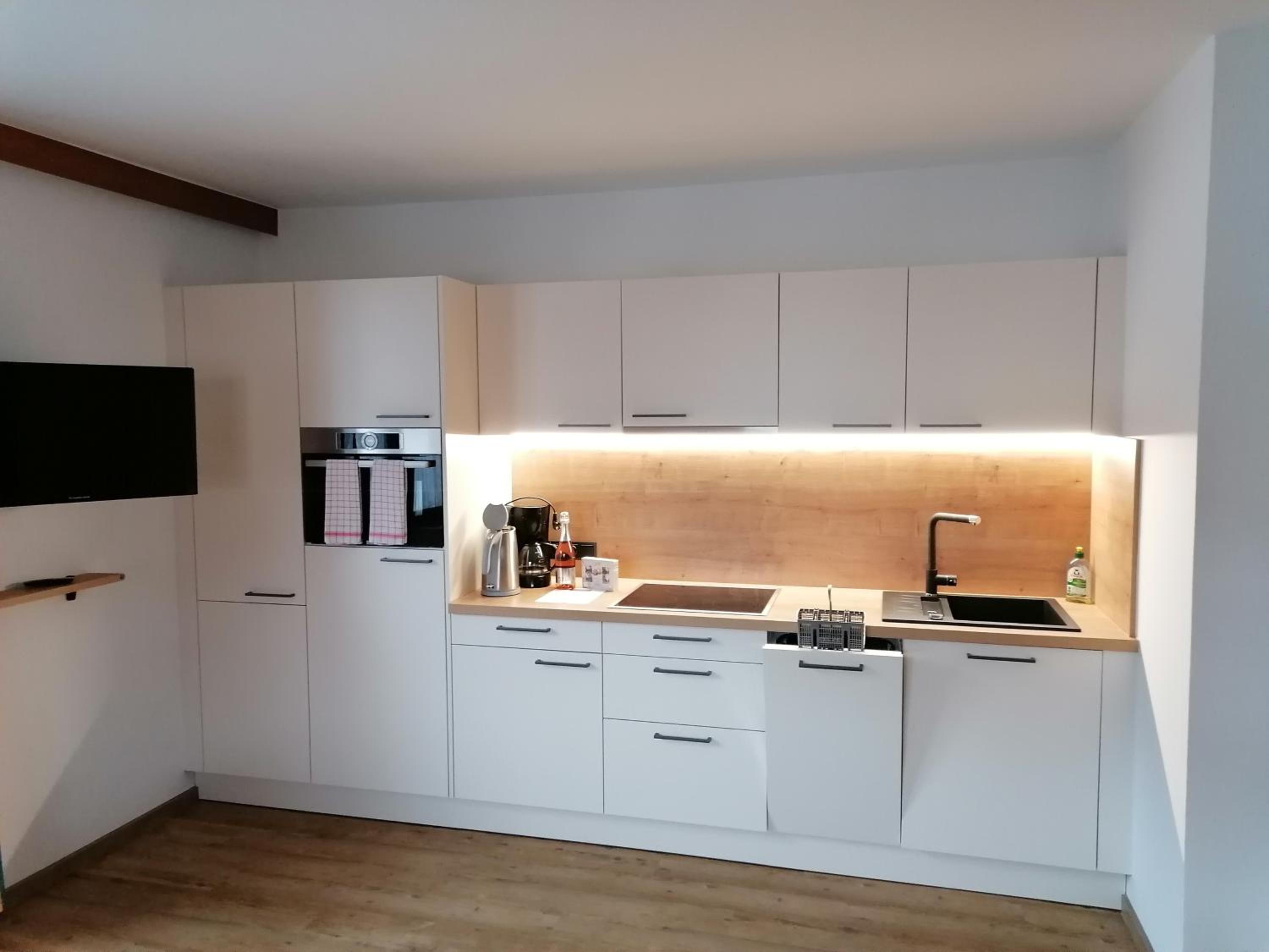 One-Bedroom Apartment with Mountain View photo 2