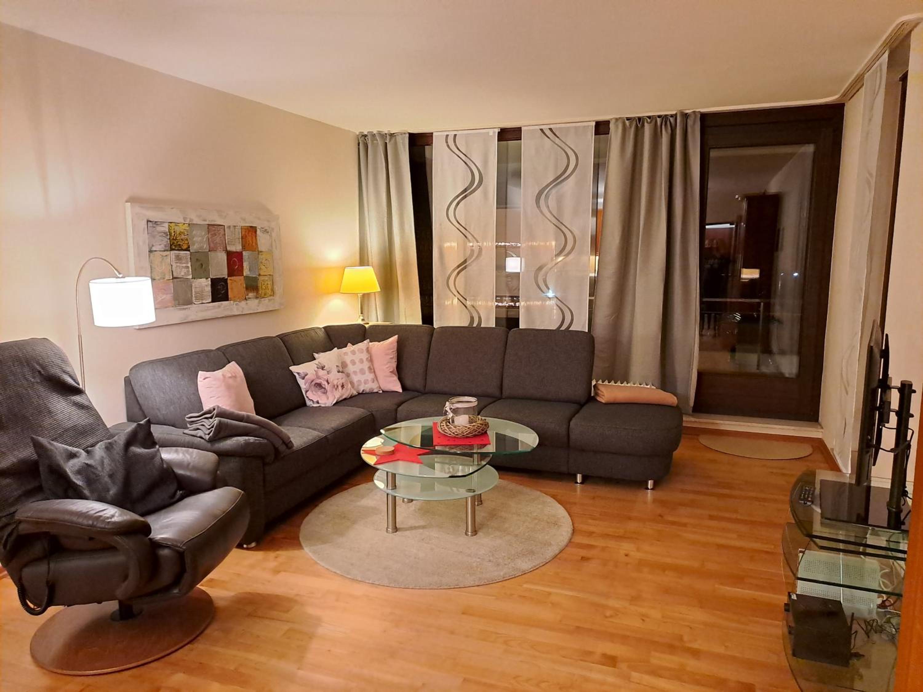 One-Bedroom Apartment photo 1