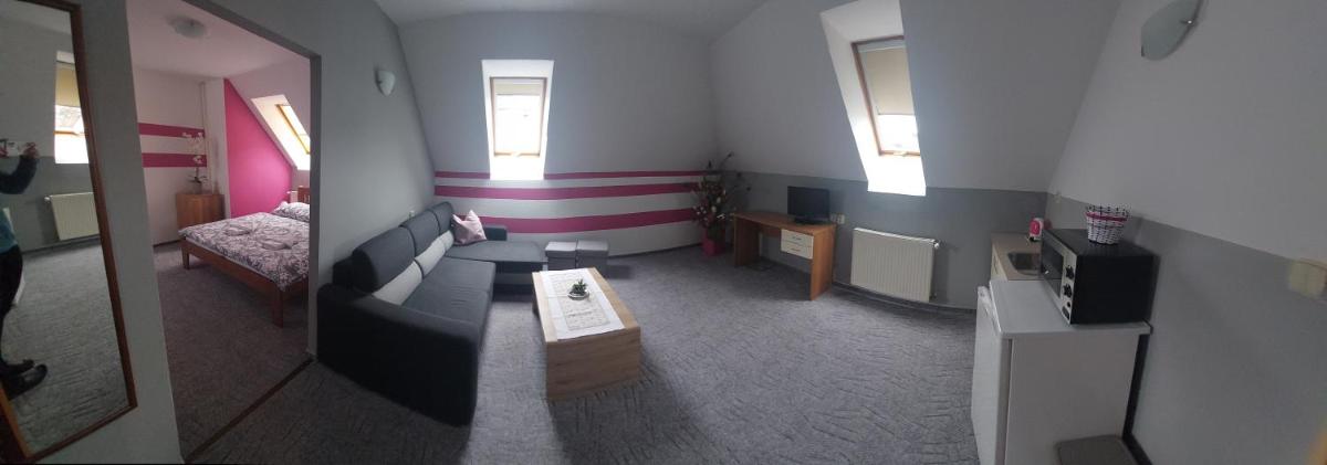 One-Bedroom Apartment photo 2