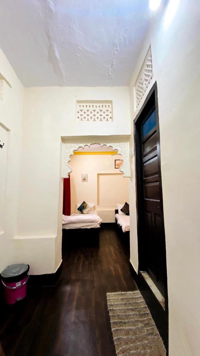 Basic Triple Room photo 2