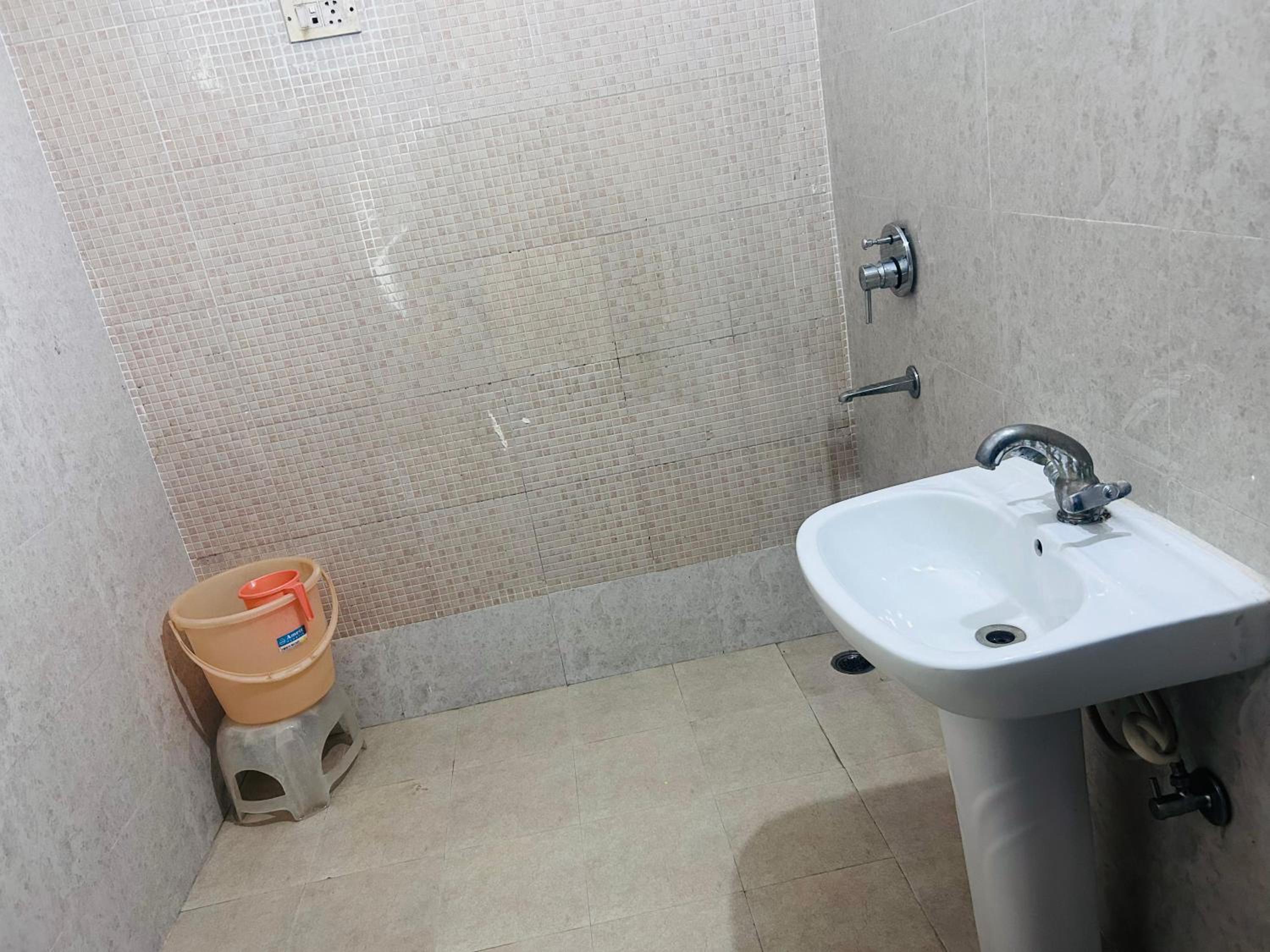 Deluxe Double Room - Photo 9