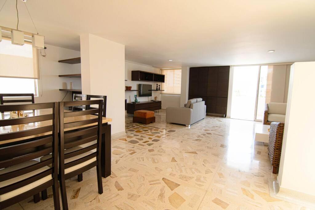 Three-Bedroom Apartment photo 2