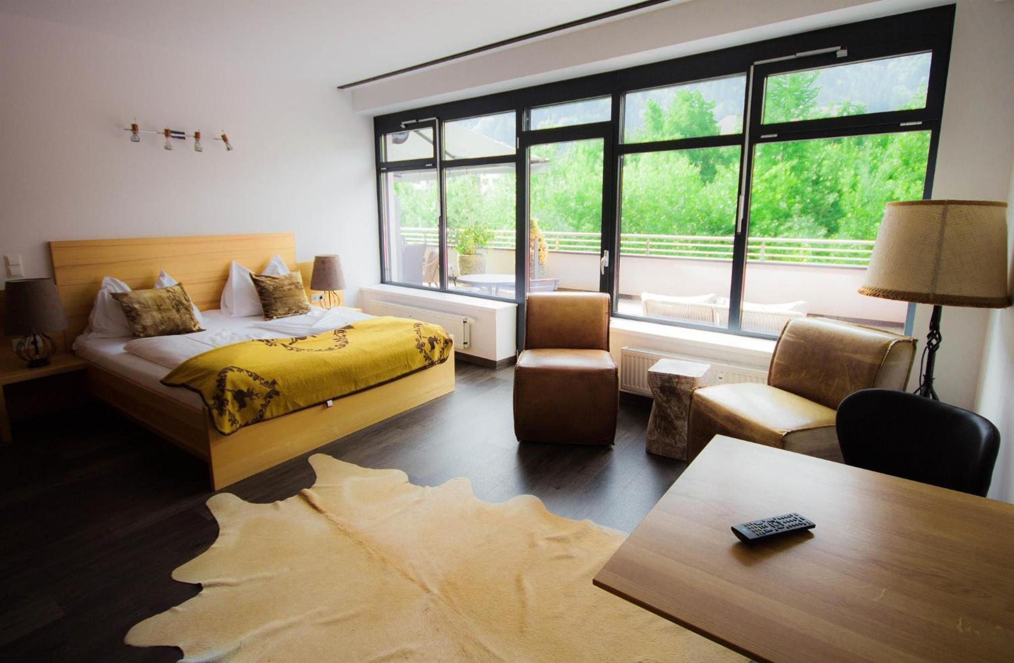 Studio Apartment with Terrace