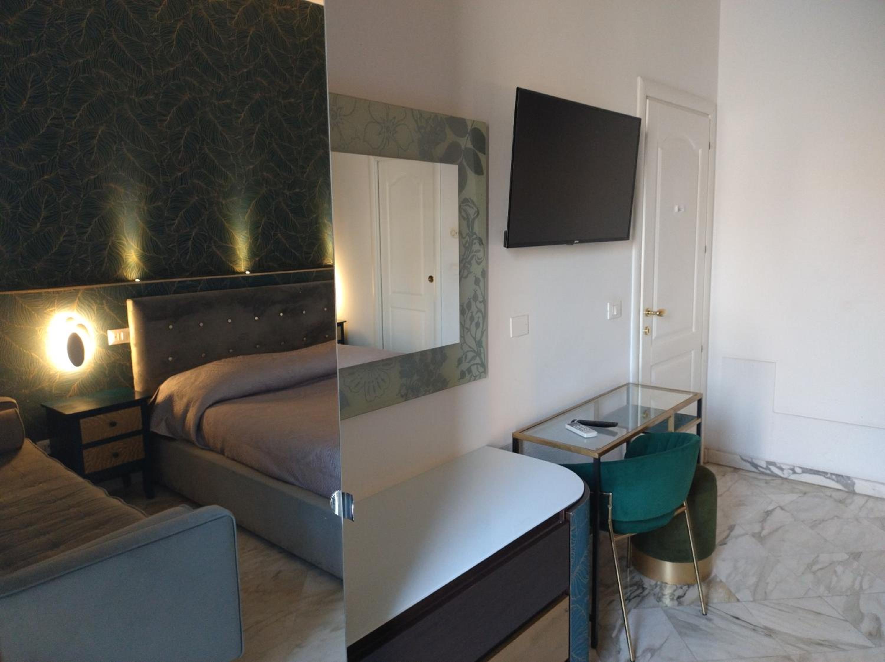 Comfort Triple Room - Photo 11