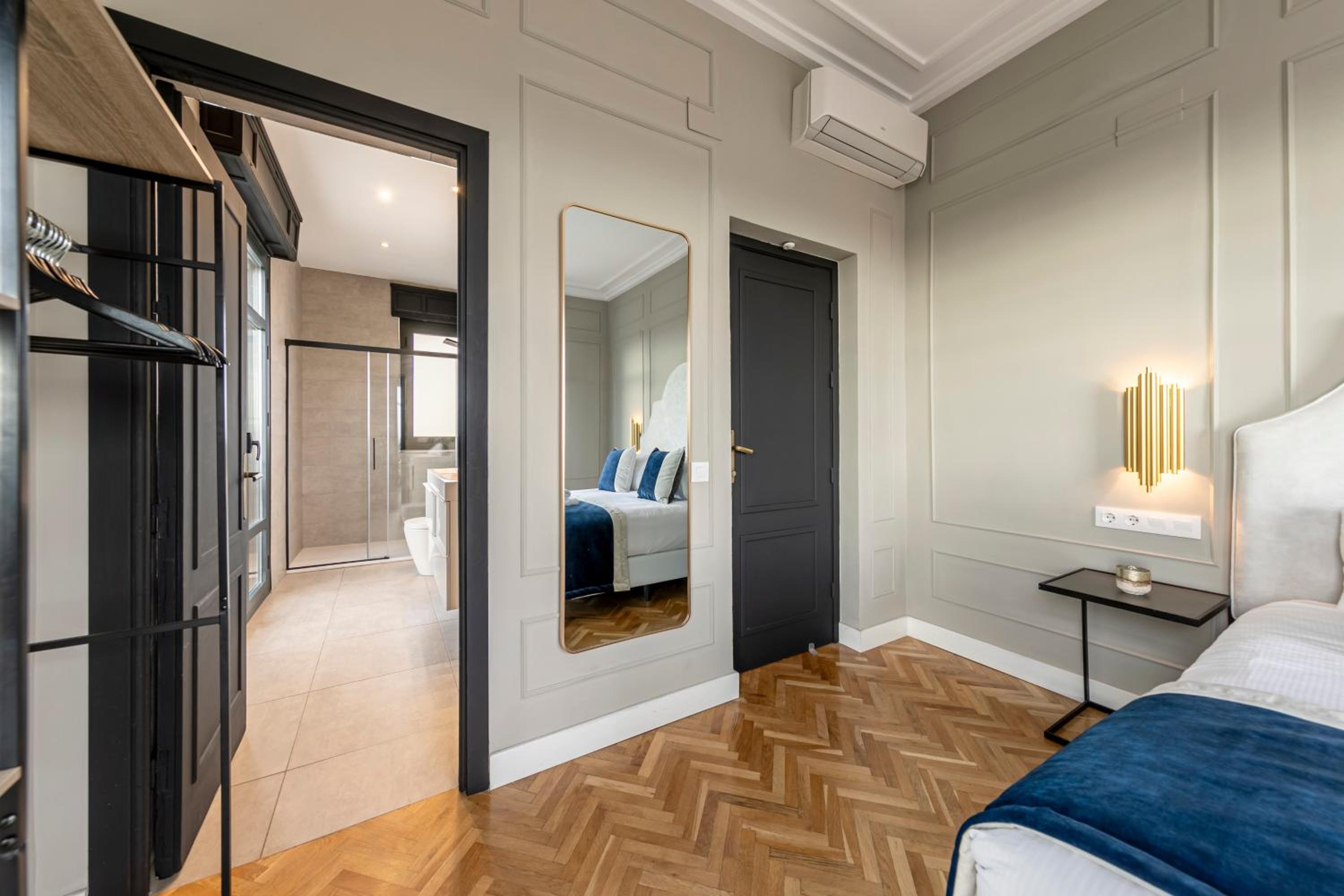 Two-Bedroom Apartment - Photo 91