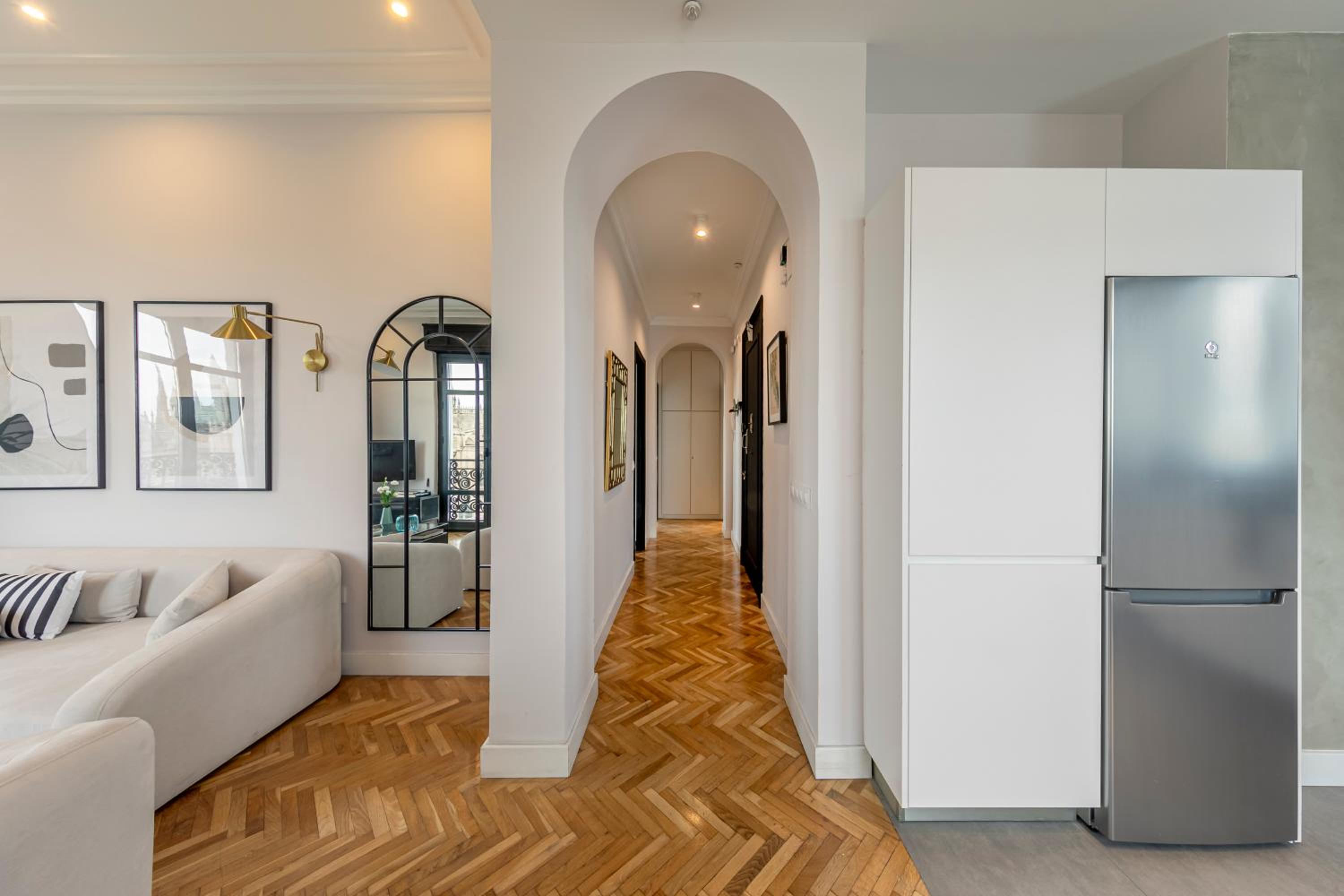 Two-Bedroom Apartment - Photo 32