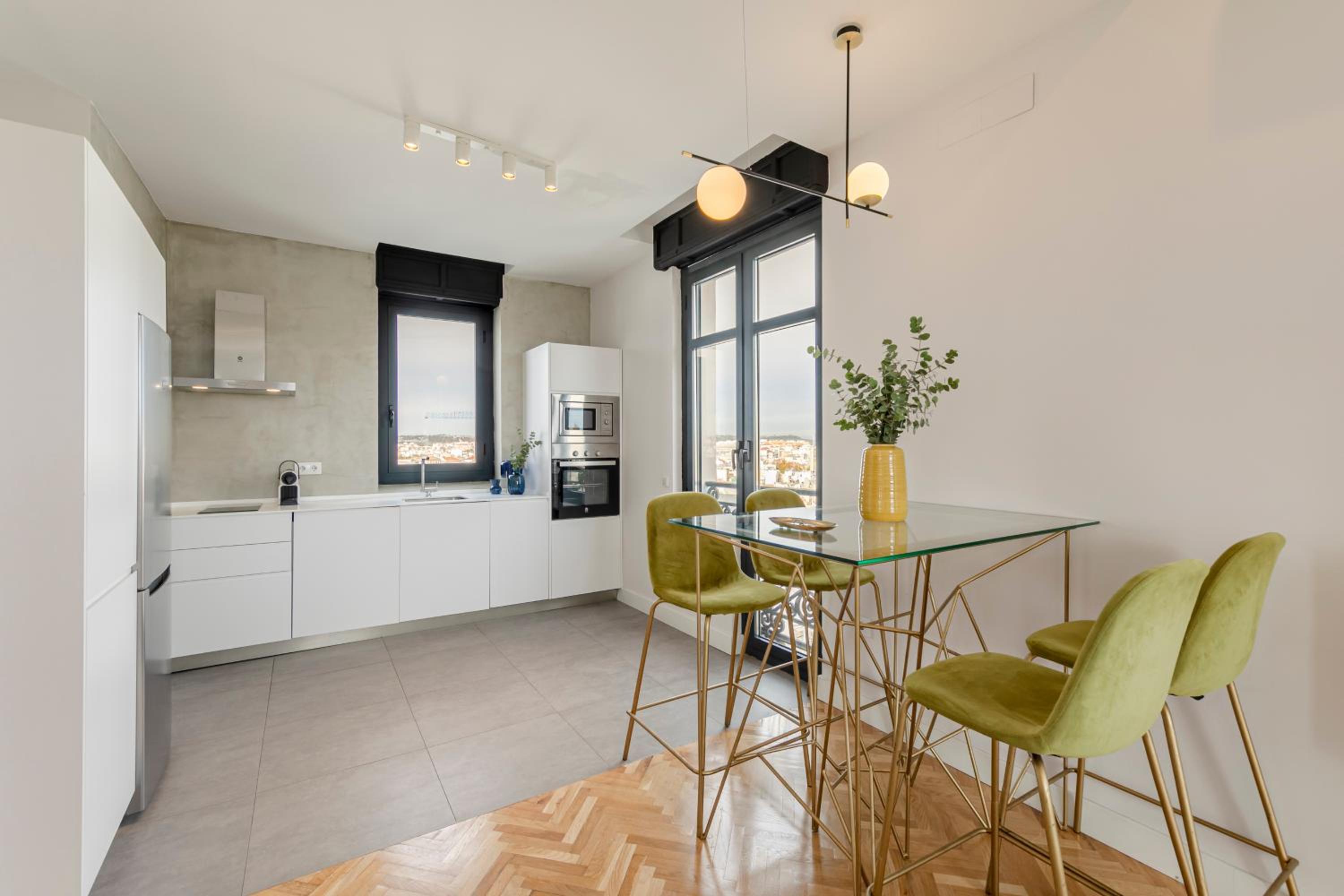 Two-Bedroom Apartment - Photo 31