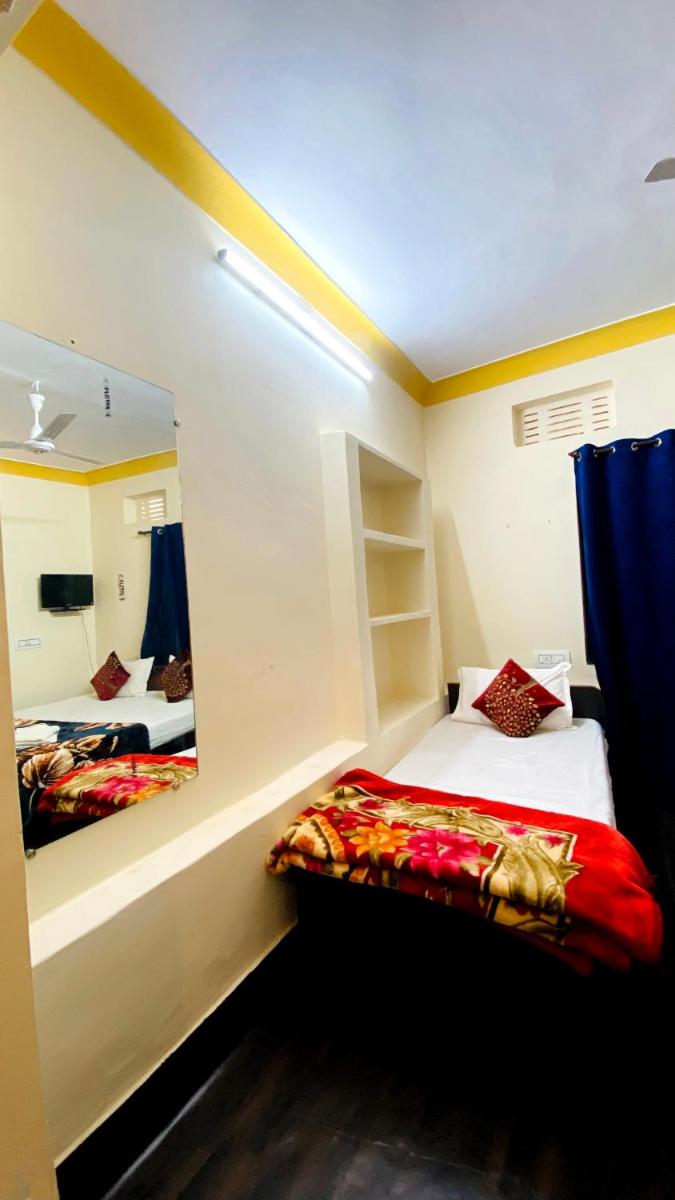 Basic Triple Room photo 3