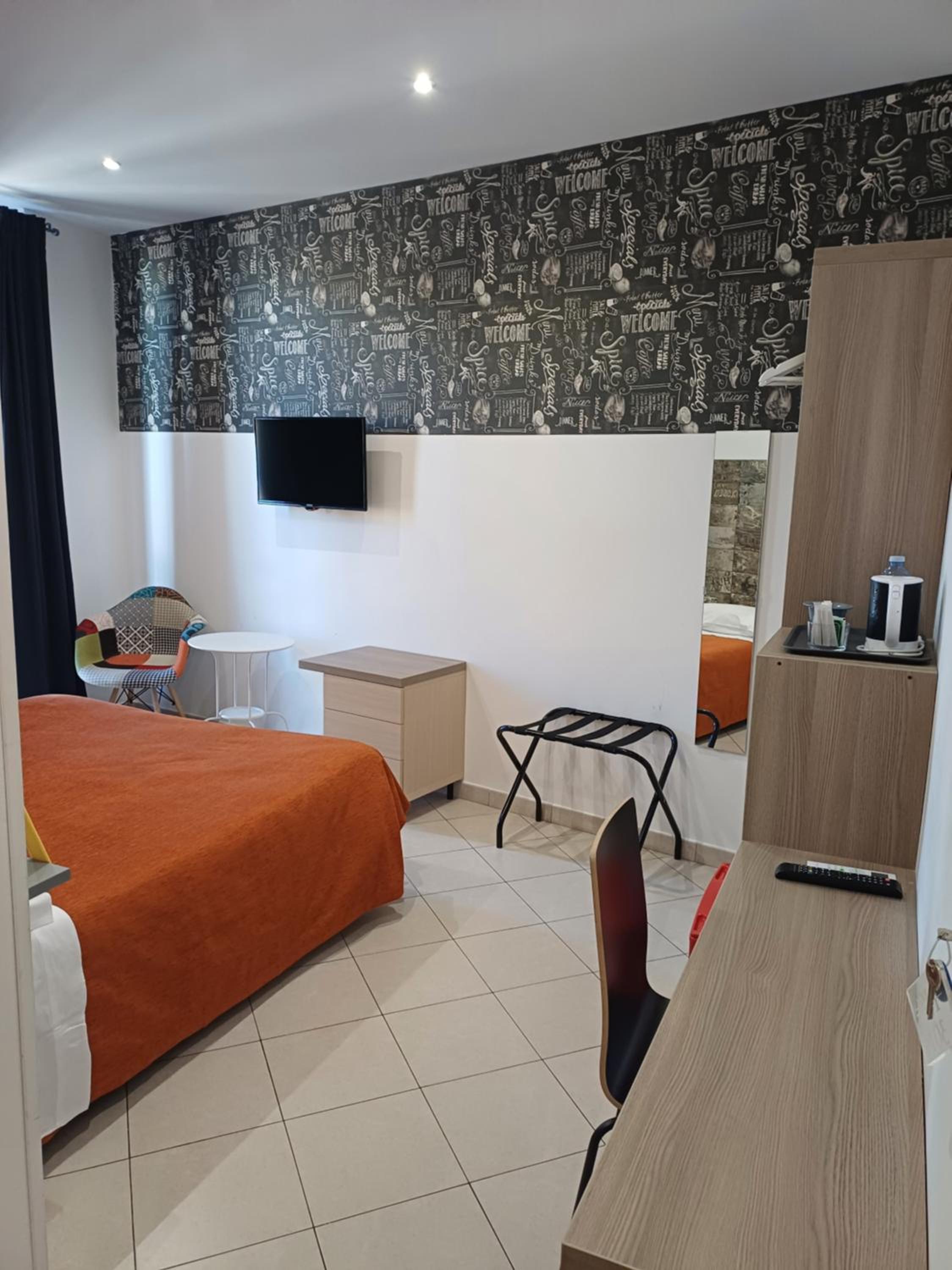 Double Room - Photo 3
