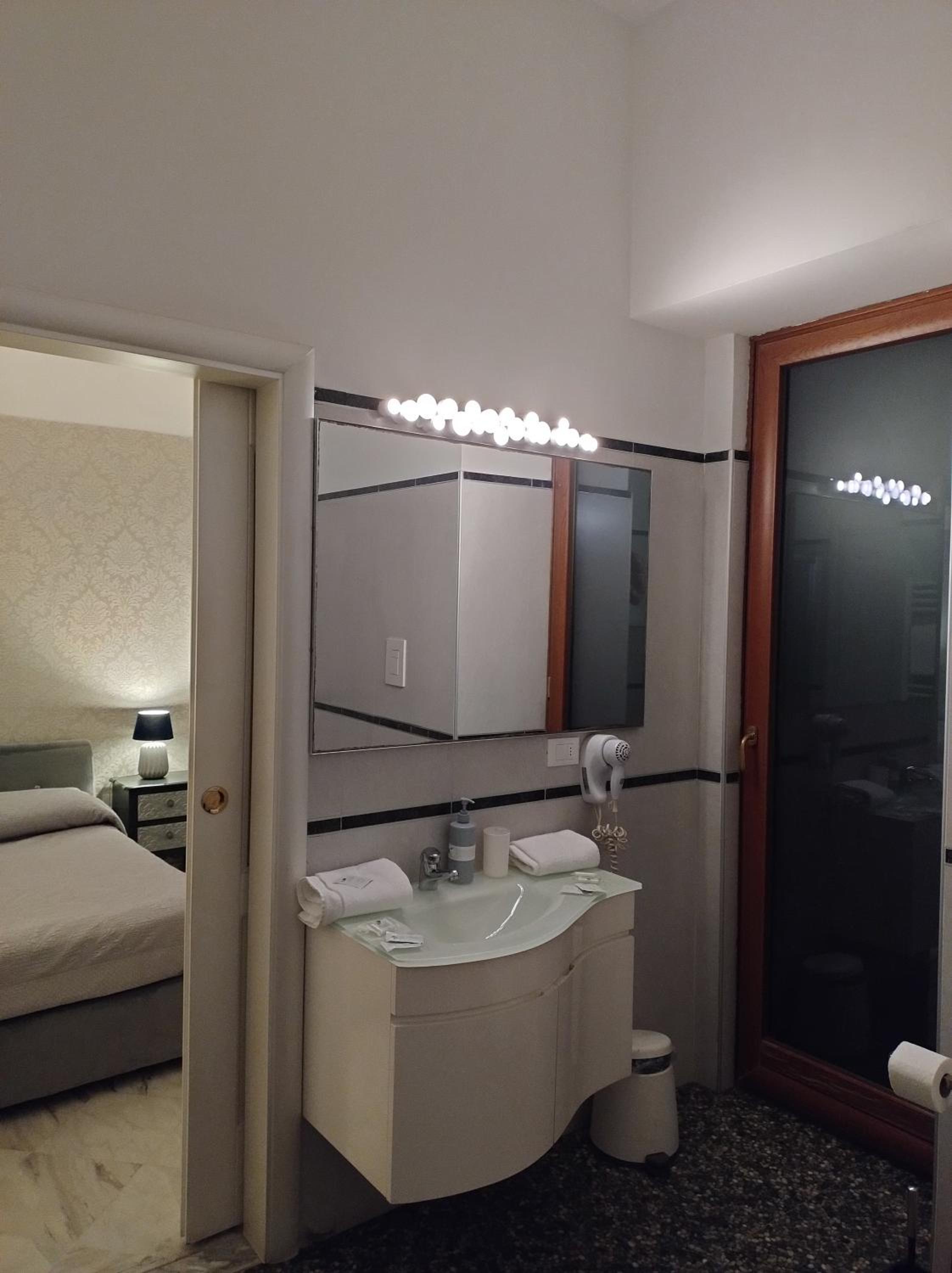 Superior Triple Room photo 2