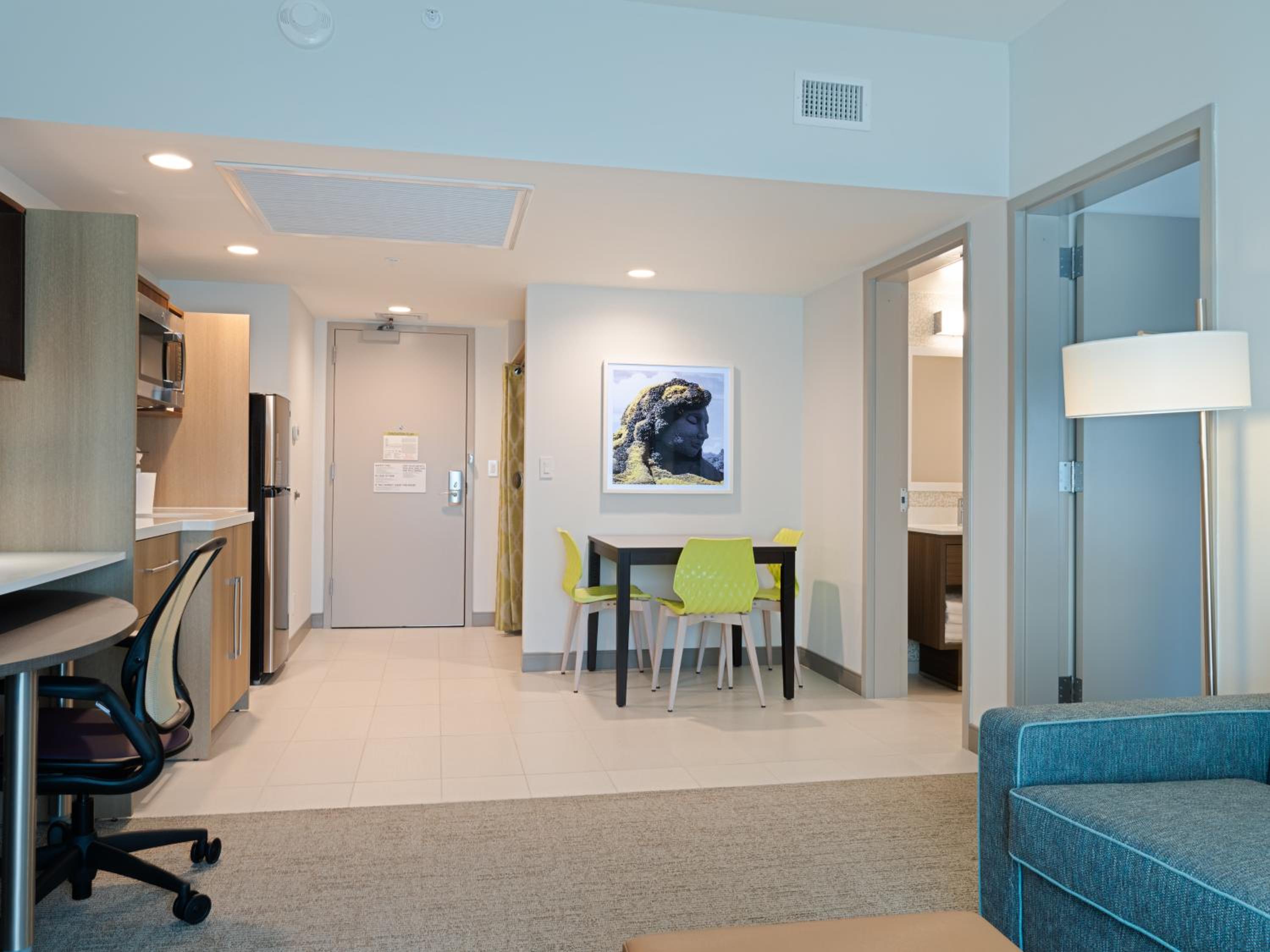 One-Bedroom King Suite - Photo 2