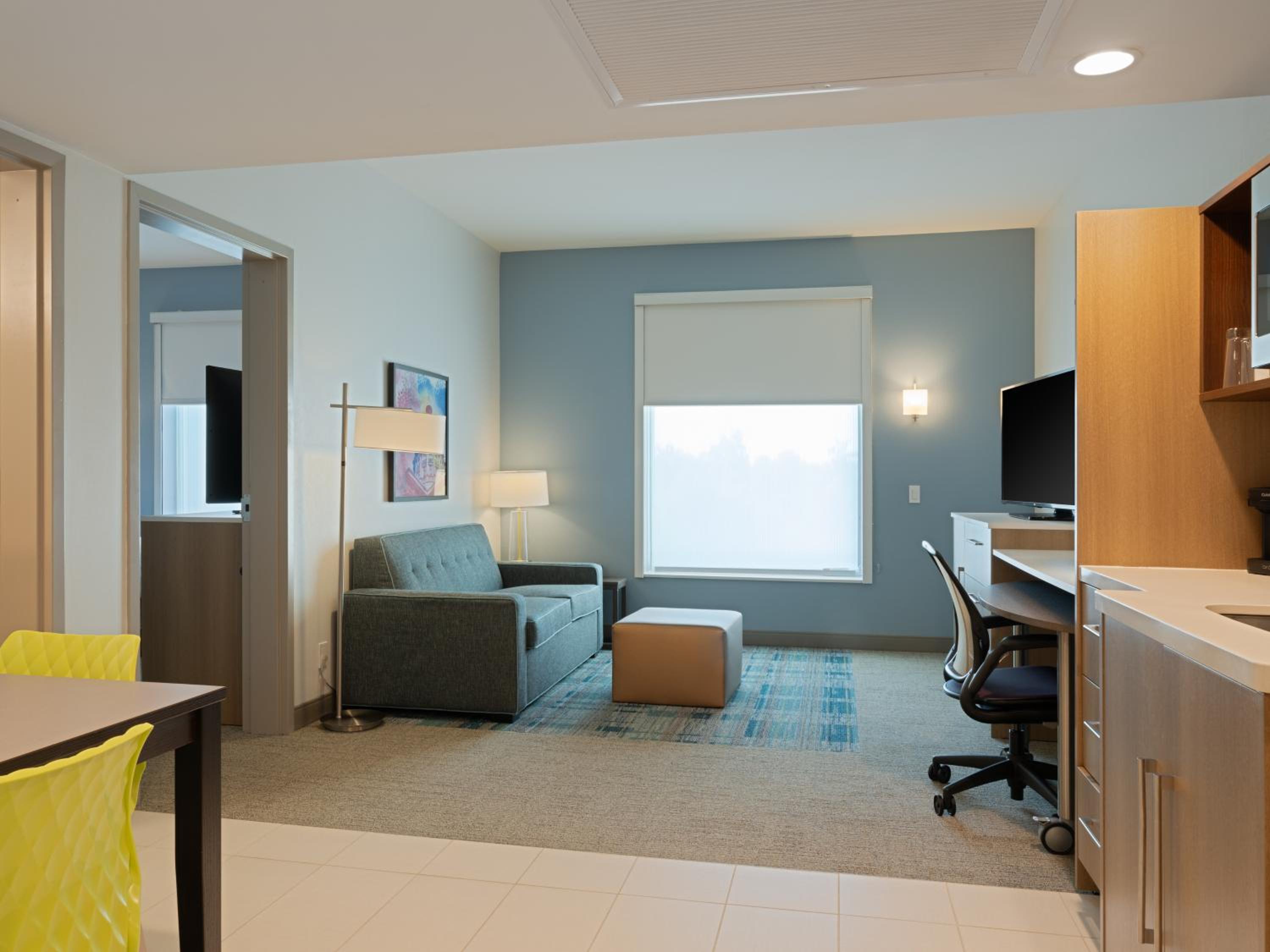 One-Bedroom King Suite - Photo 4