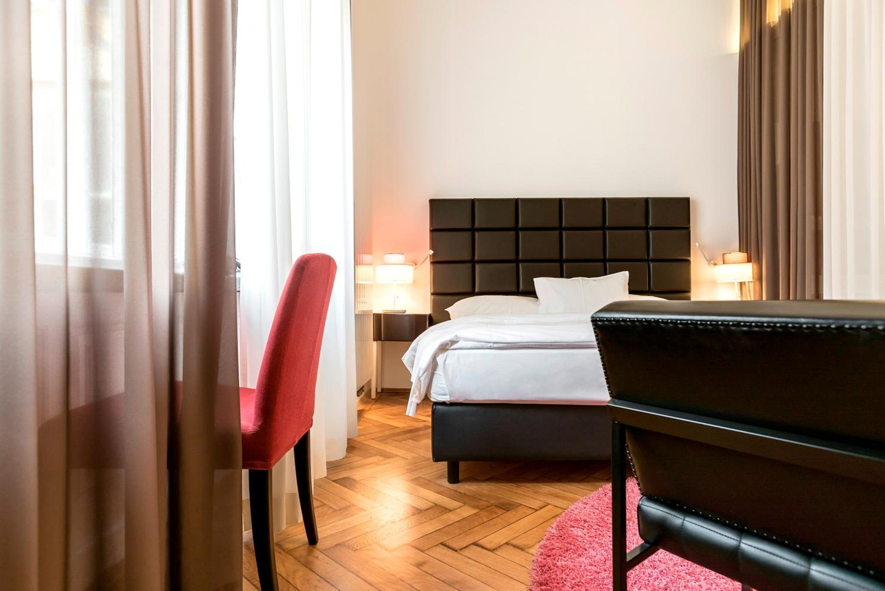 Double Room Large photo 2
