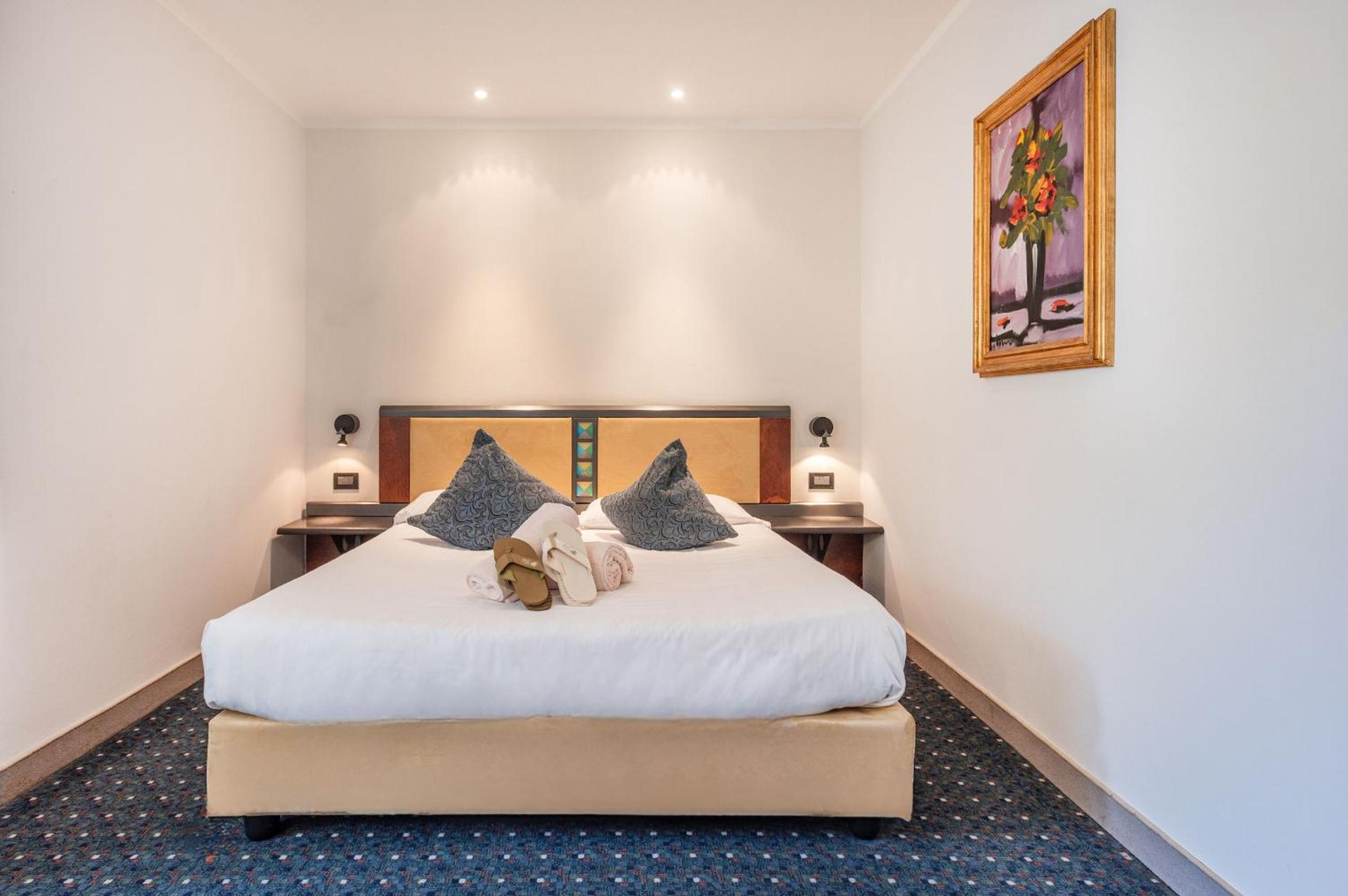 Double or Twin Room photo 1
