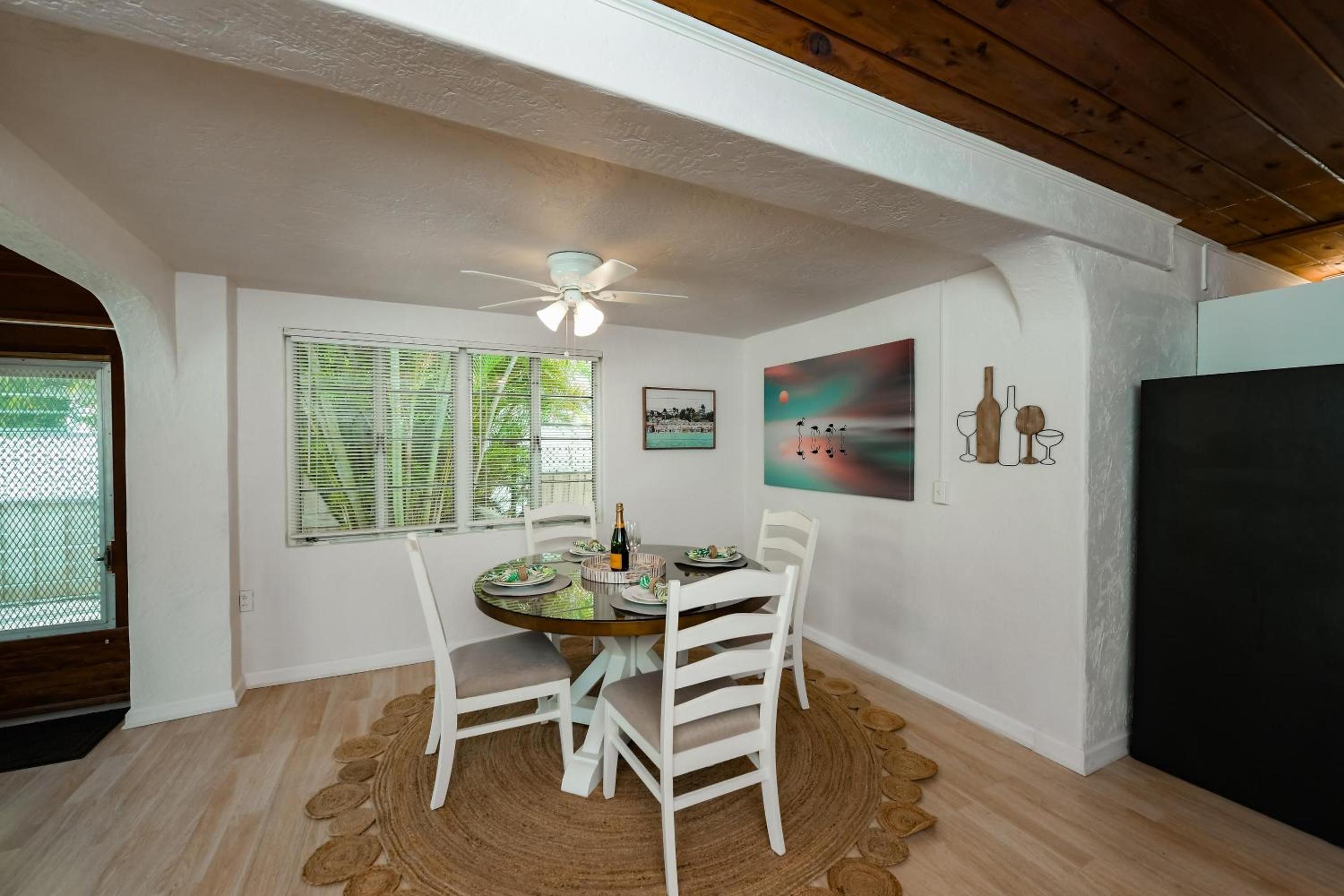 Two-Bedroom House photo 2