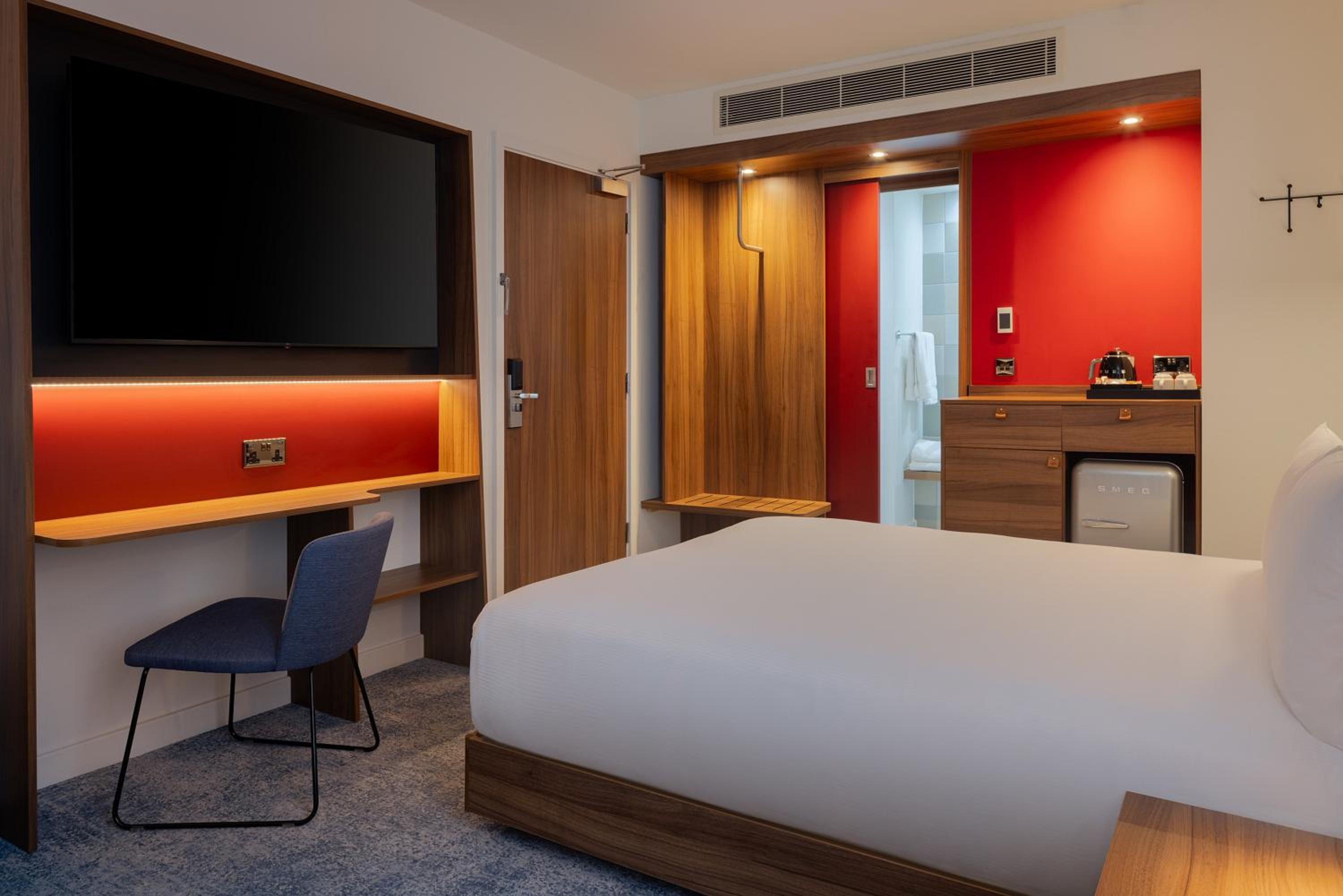 Premium Queen Room photo 3
