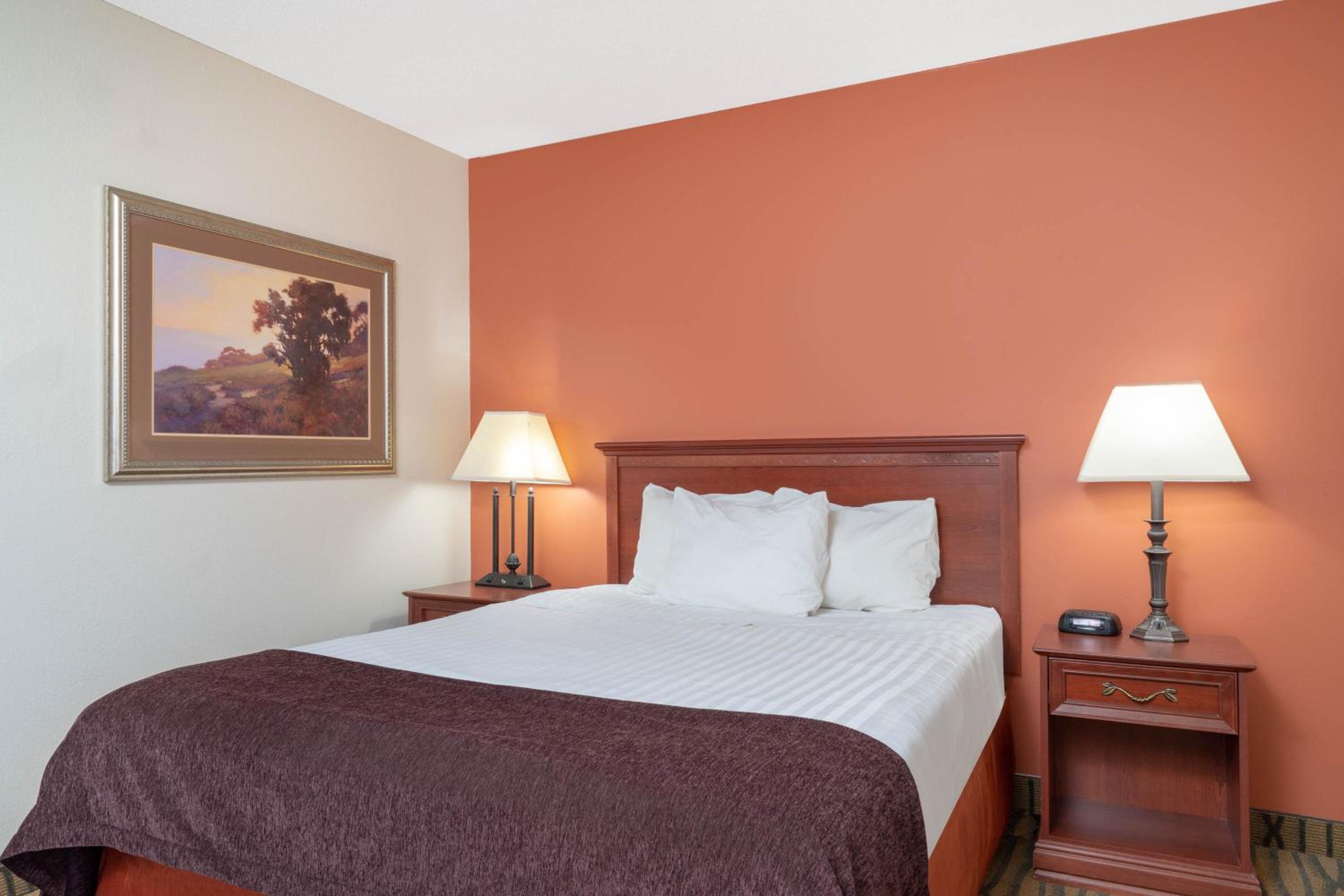 Single Room with Private Bathroom
