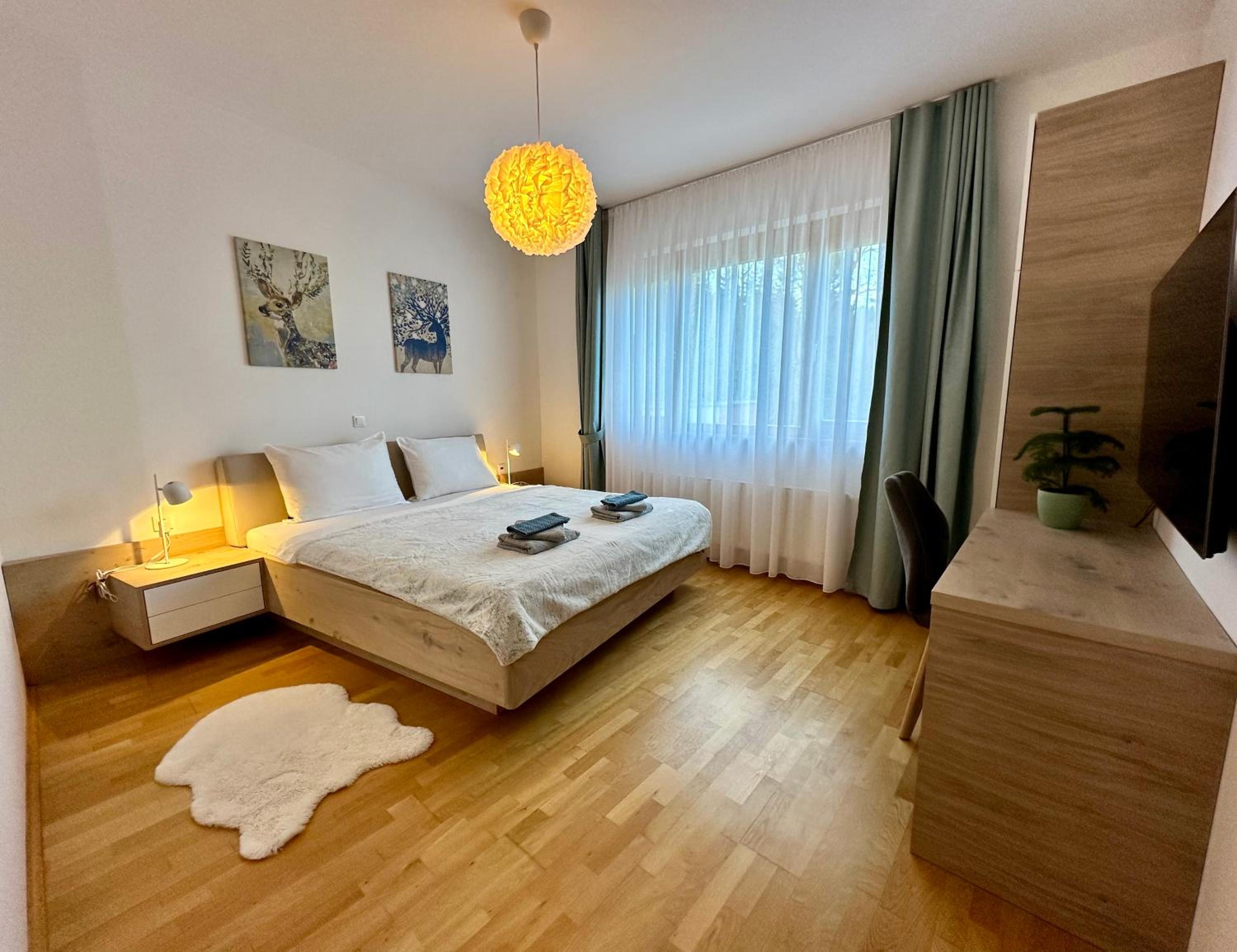 One-Bedroom Apartment photo 1