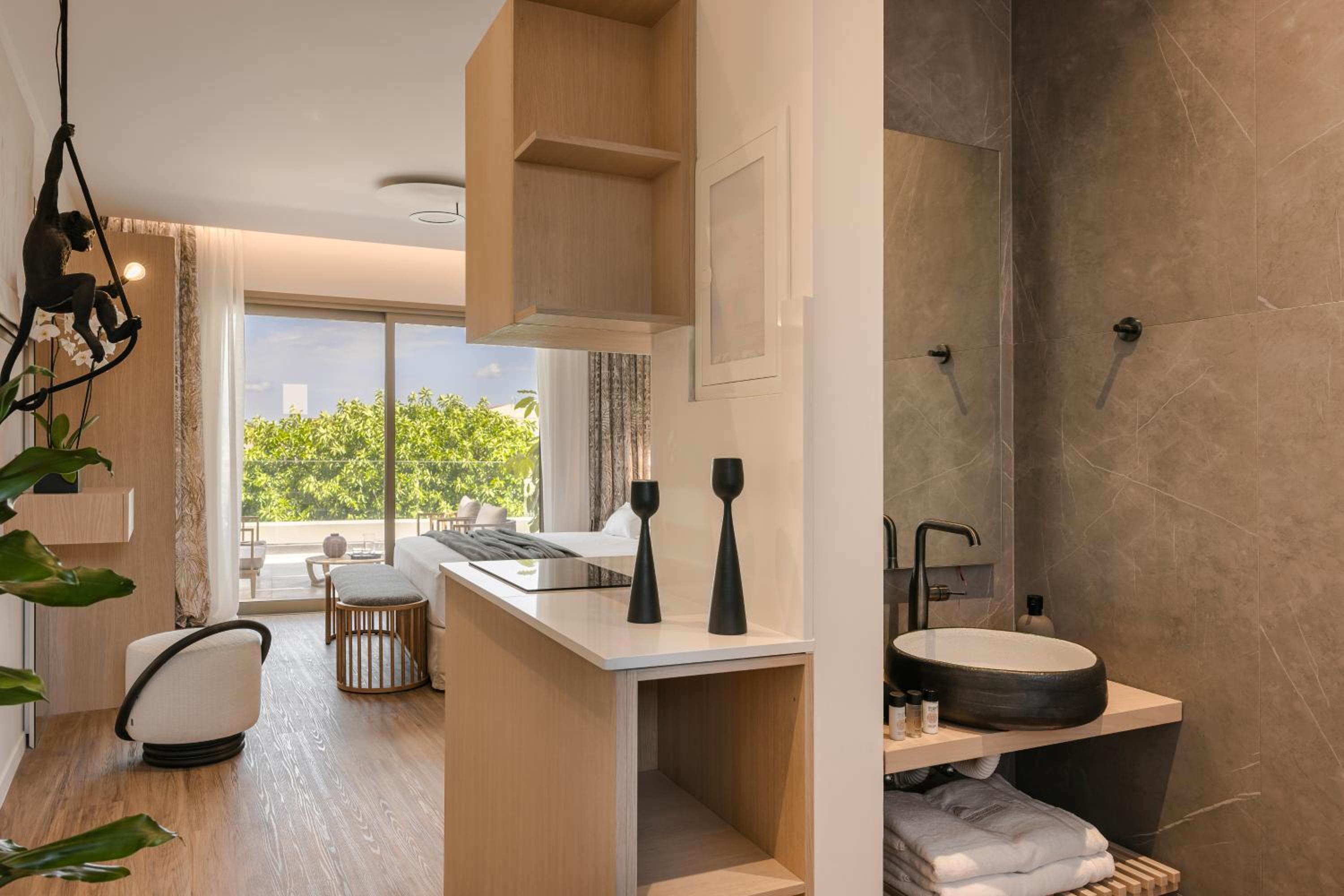 Deluxe Suite with Sea View