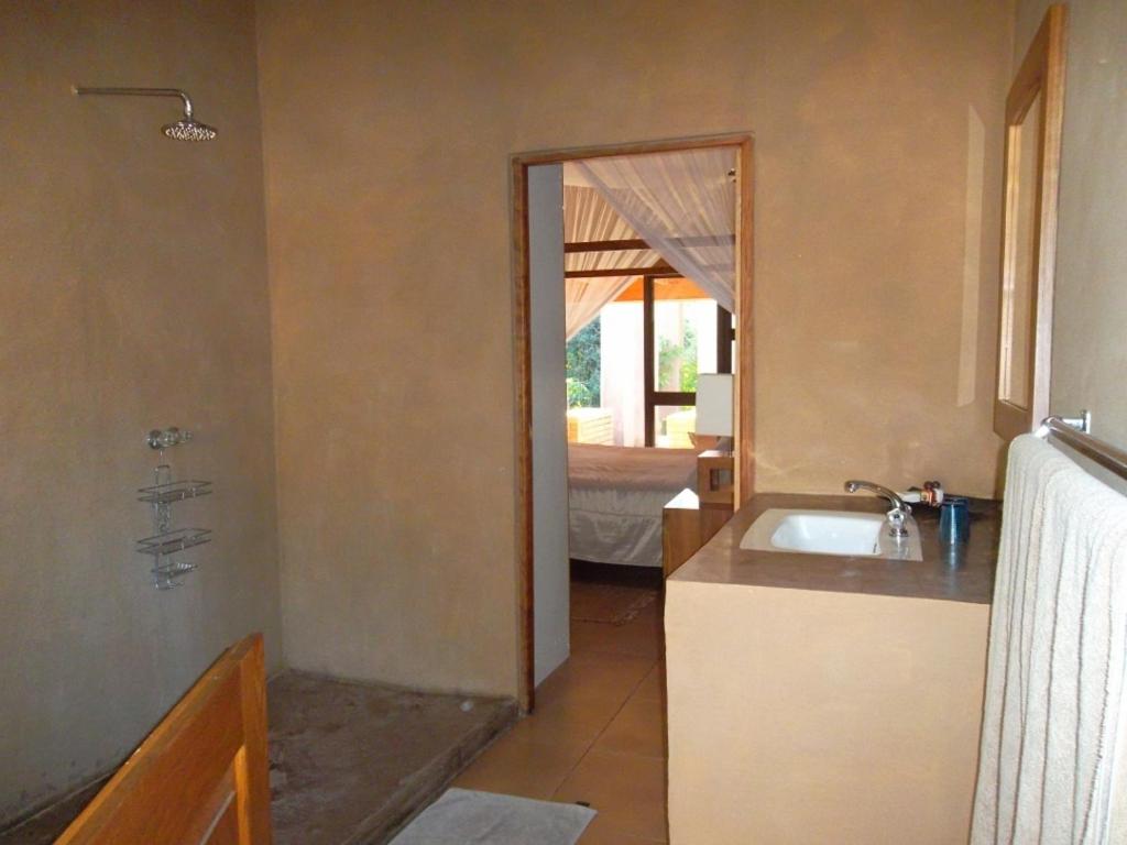 Double Room with Bath - Photo 3