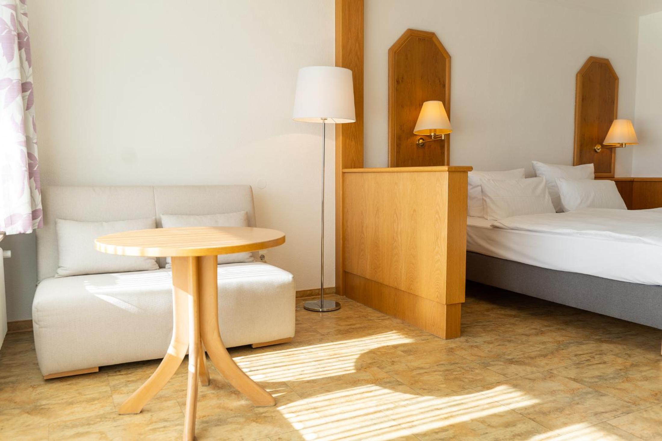 Superior Twin Room with Balcony photo 2