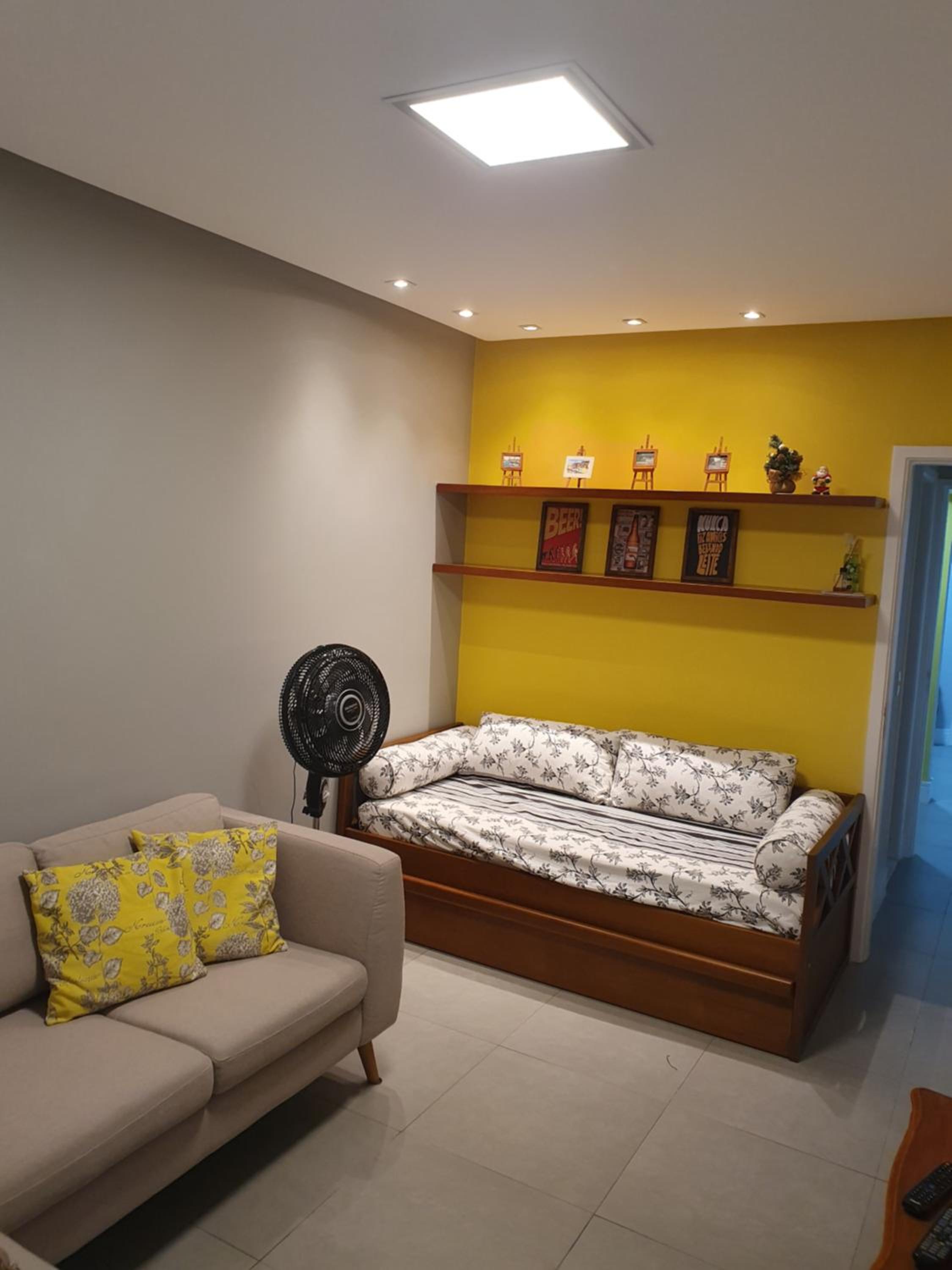 One-Bedroom Apartment - Photo 1