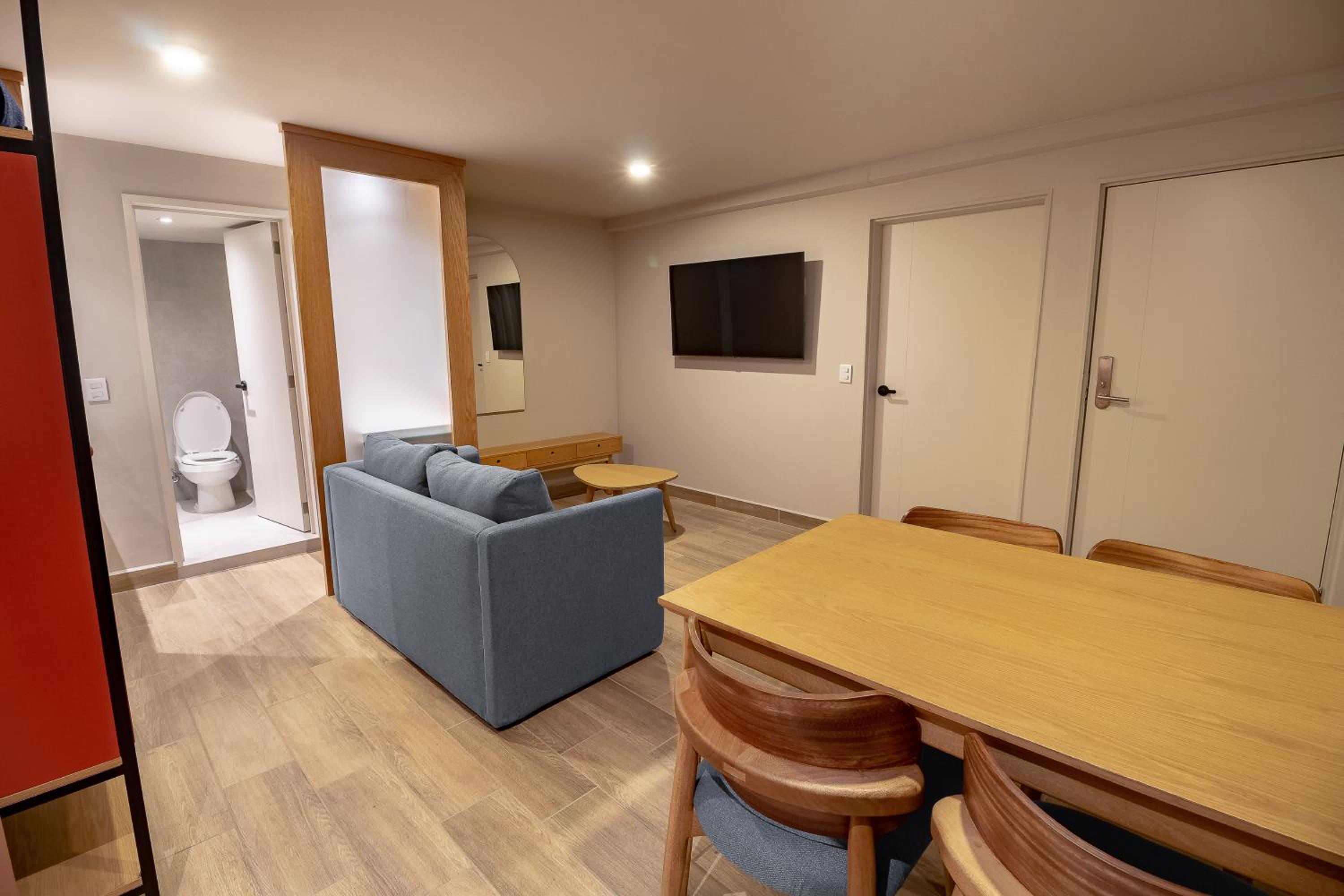 Superior Suite - Photo 6