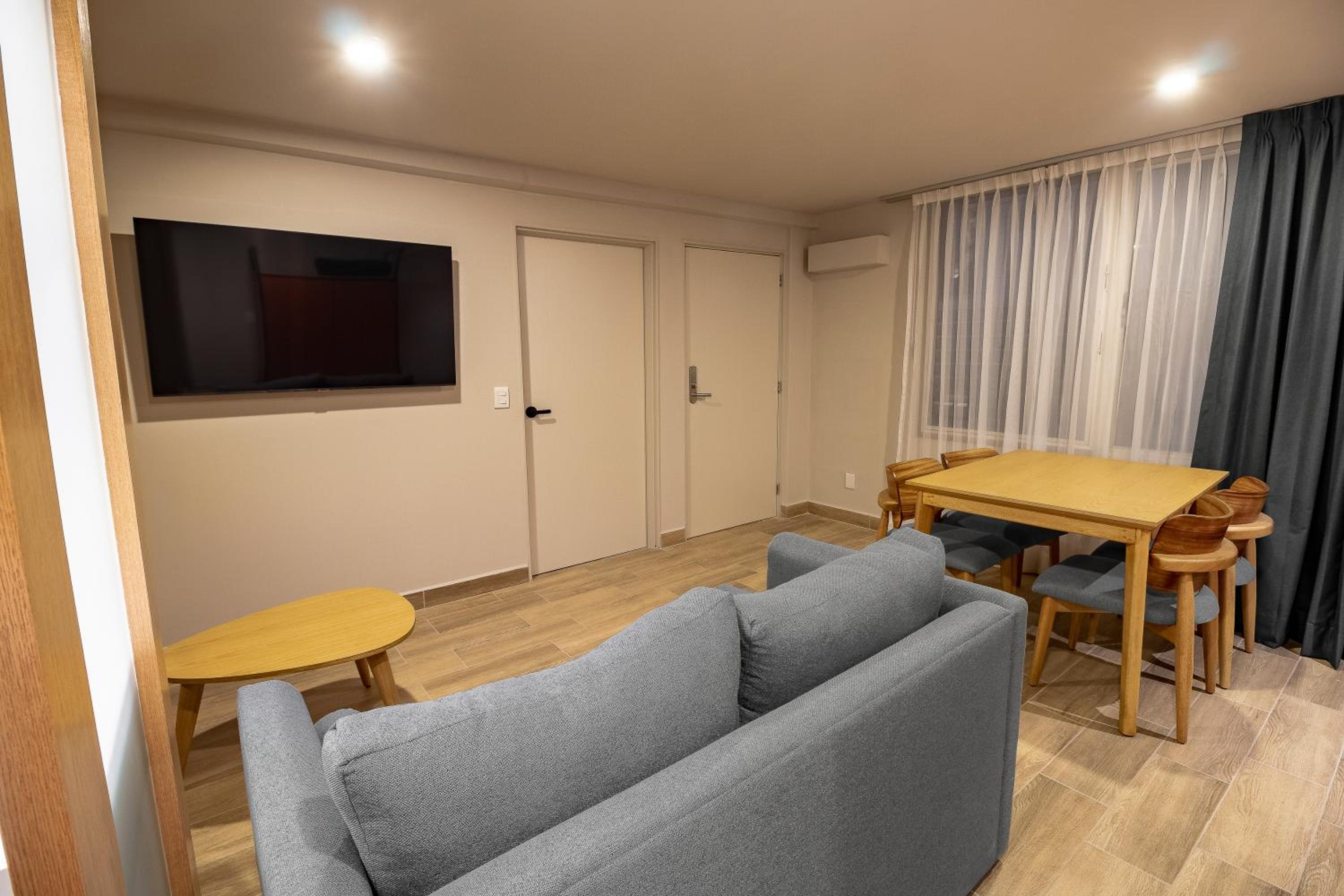 Superior Suite - Photo 3