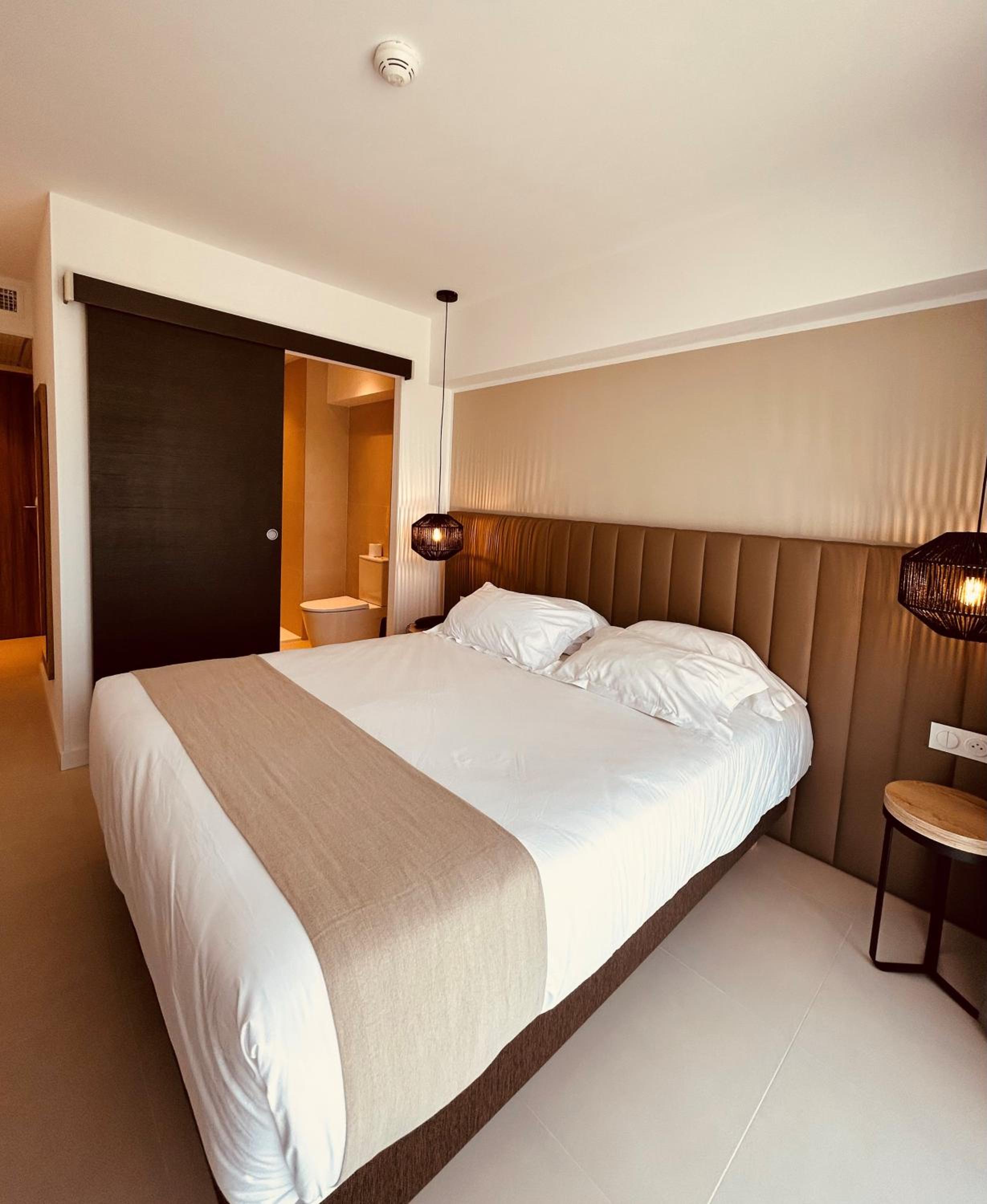 Standard Double Room - Photo 1