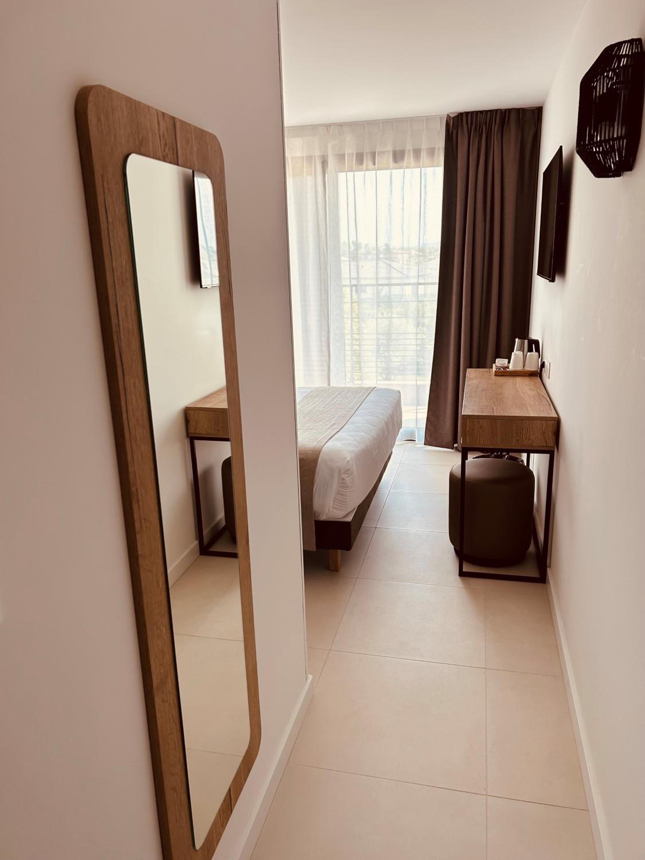 Standard Double Room - Photo 4