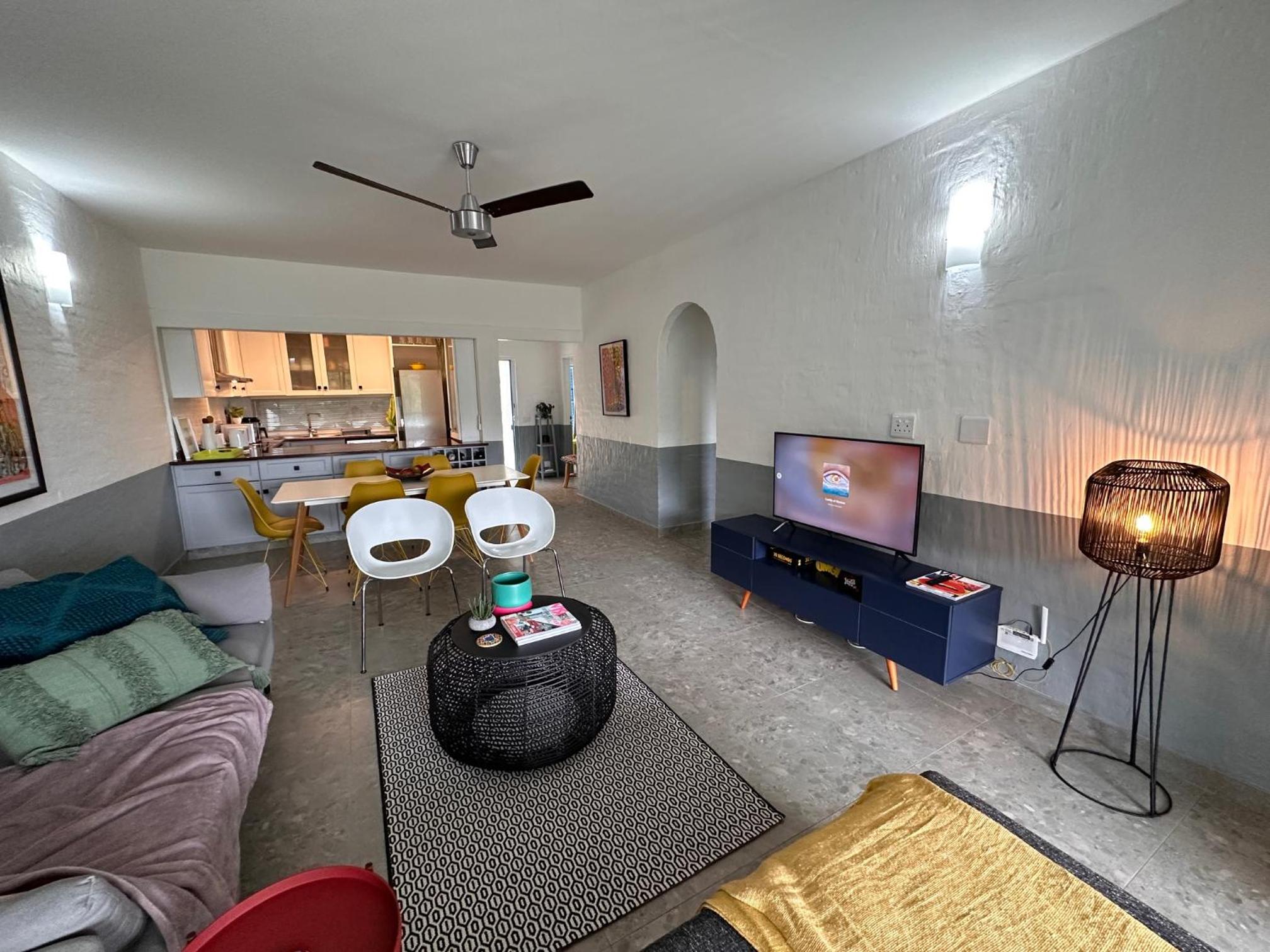 Three-Bedroom Apartment photo 2