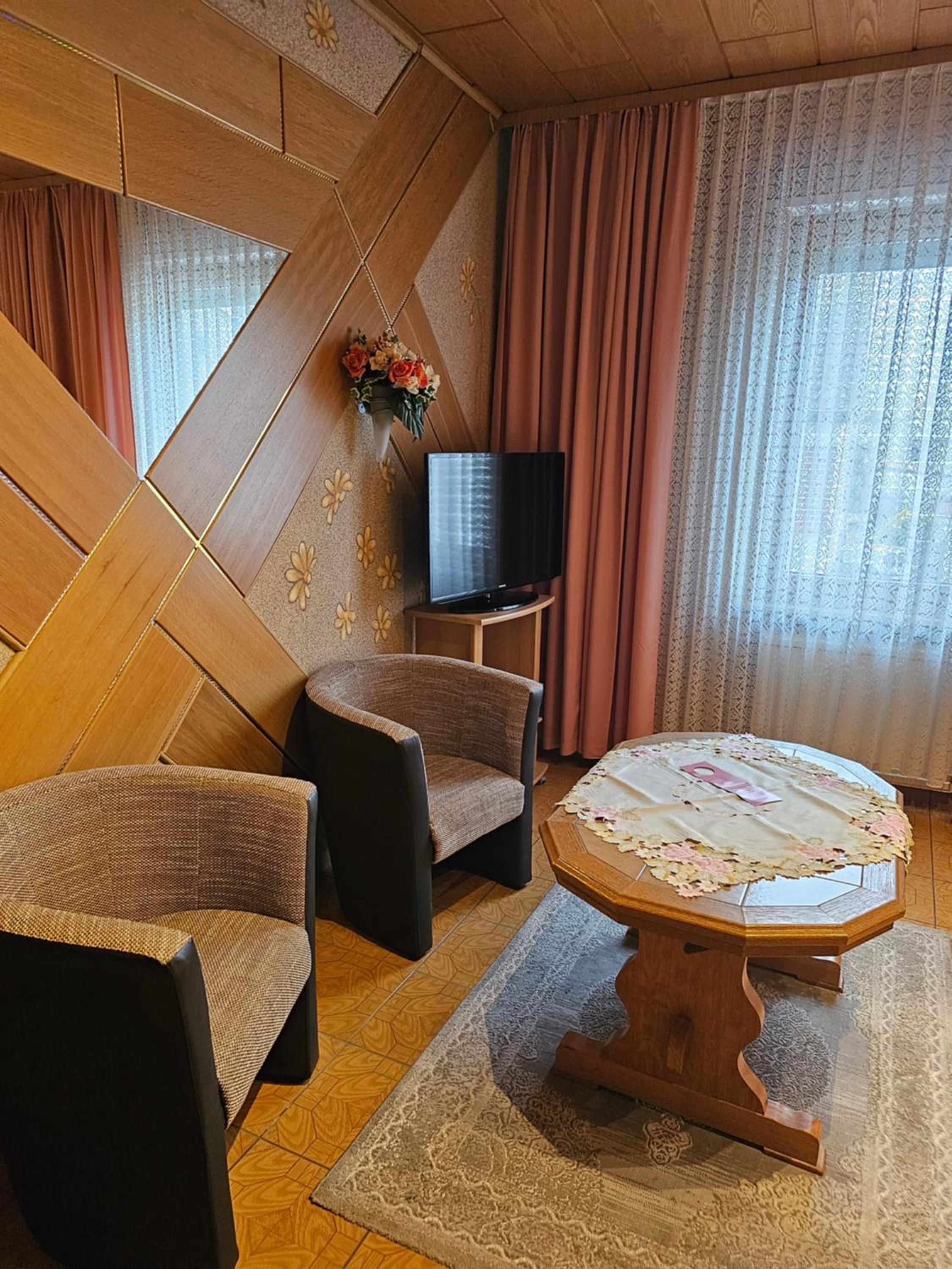 Standard Double Room - Photo 4