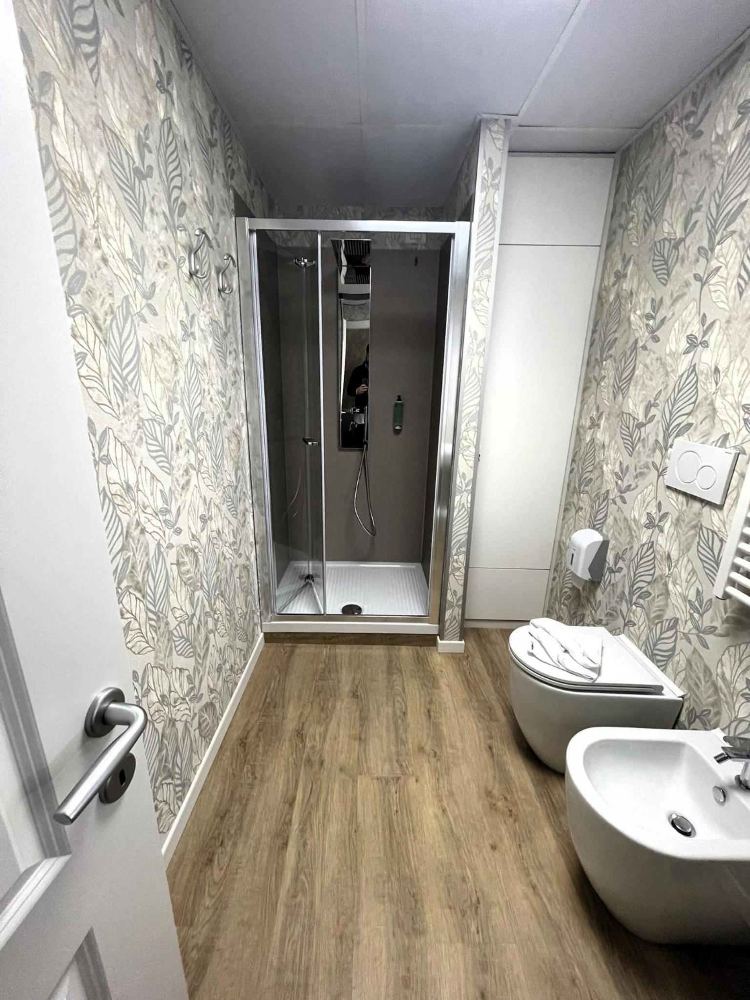 Double Room with Spa Bath photo 3