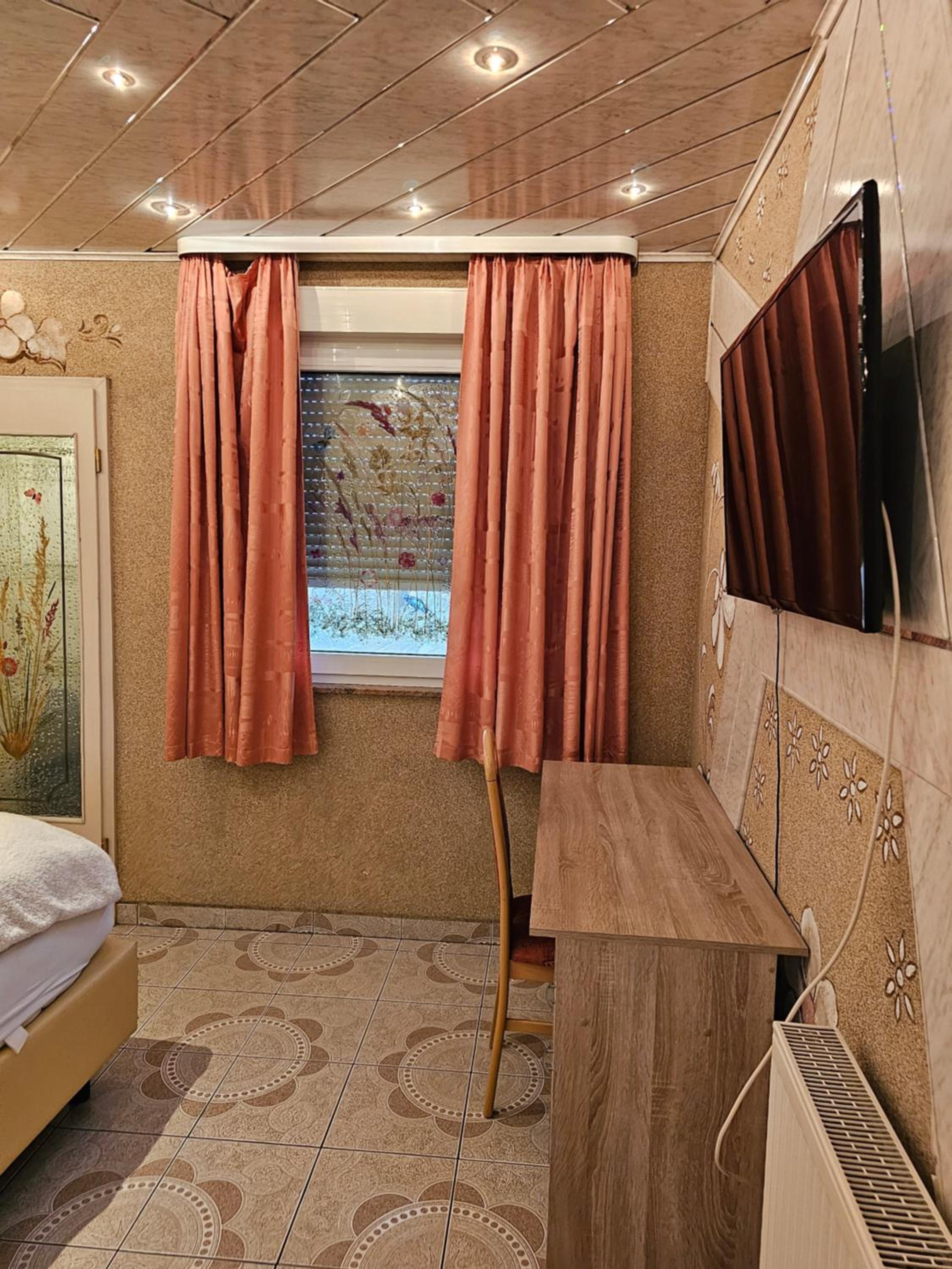 Quadruple Room - Photo 6
