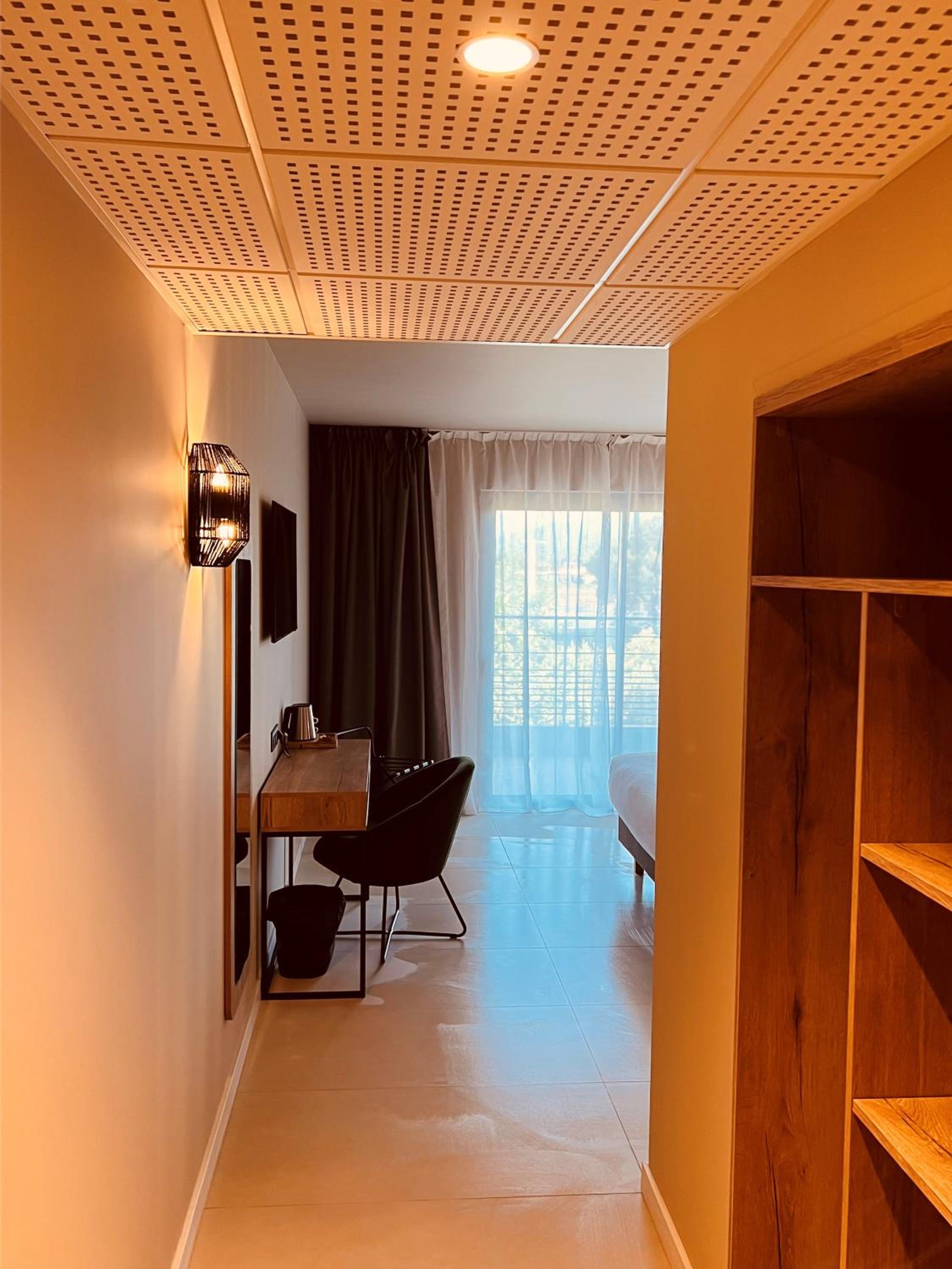 Deluxe Room - Photo 1