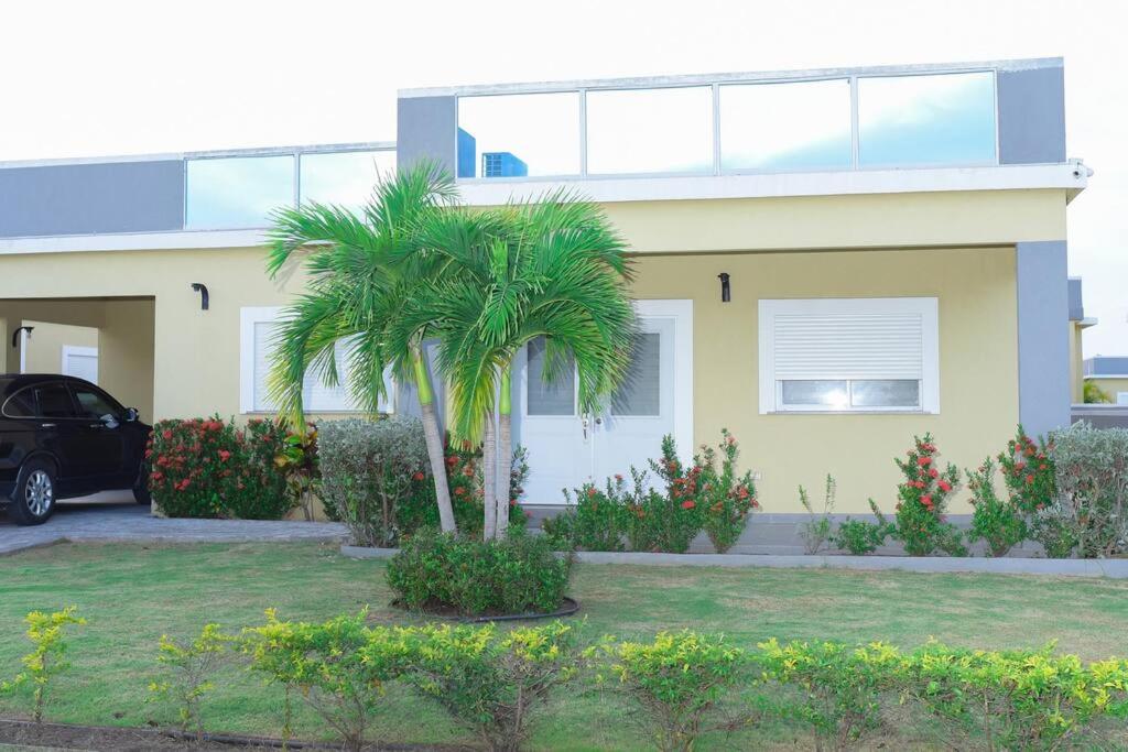 Three-Bedroom Villa photo 1