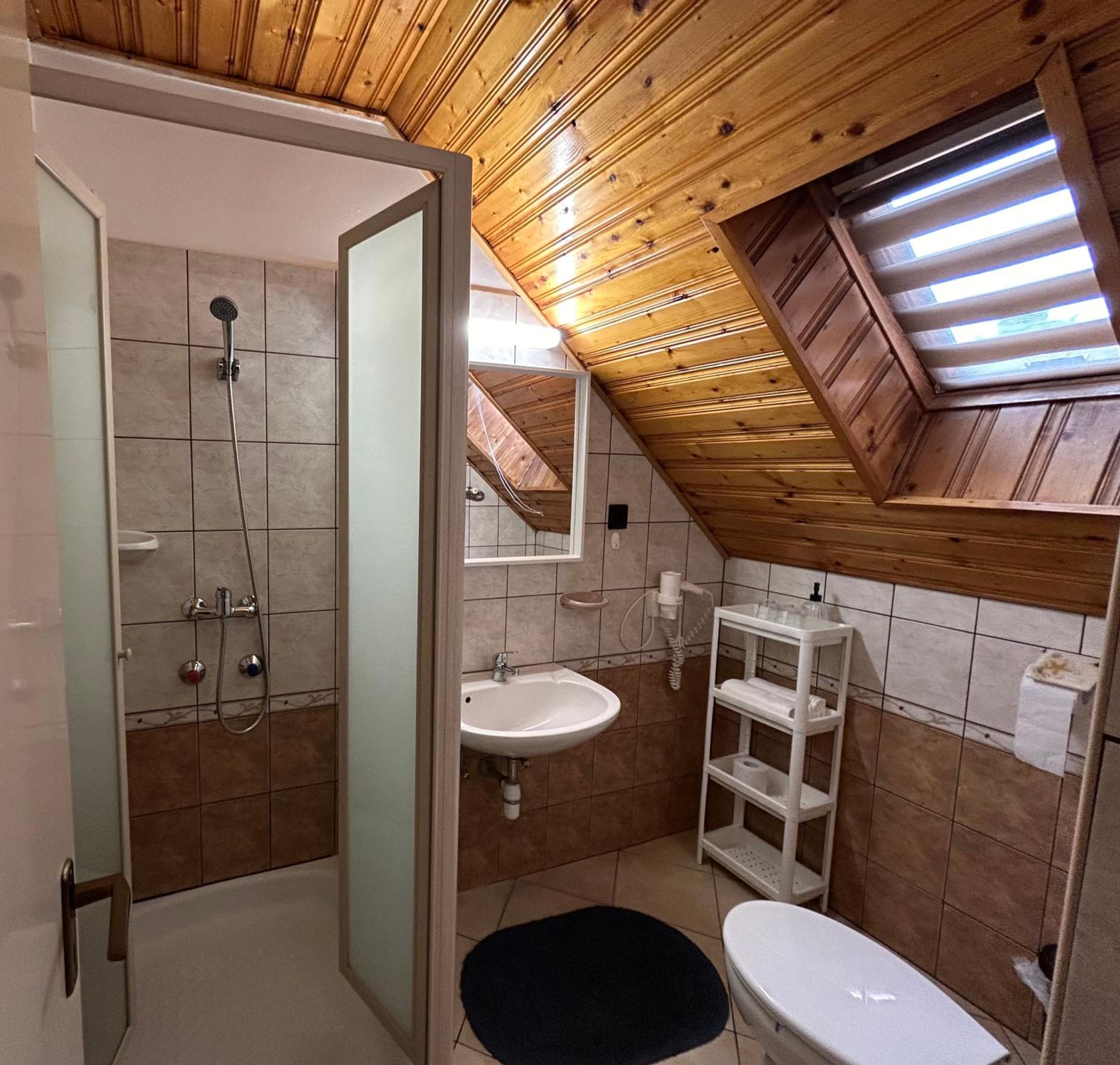 Standard Double or Twin Room photo 2