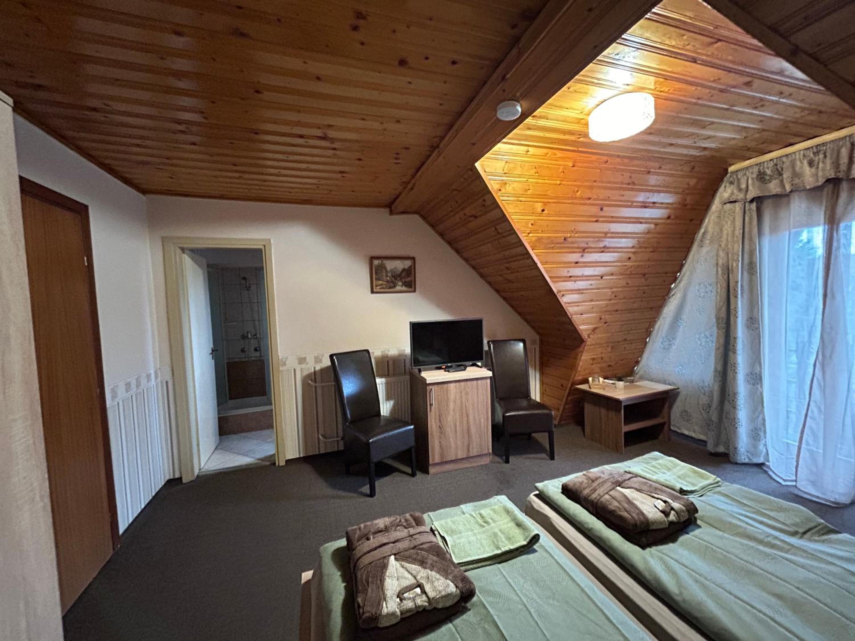 Standard Double or Twin Room photo 2