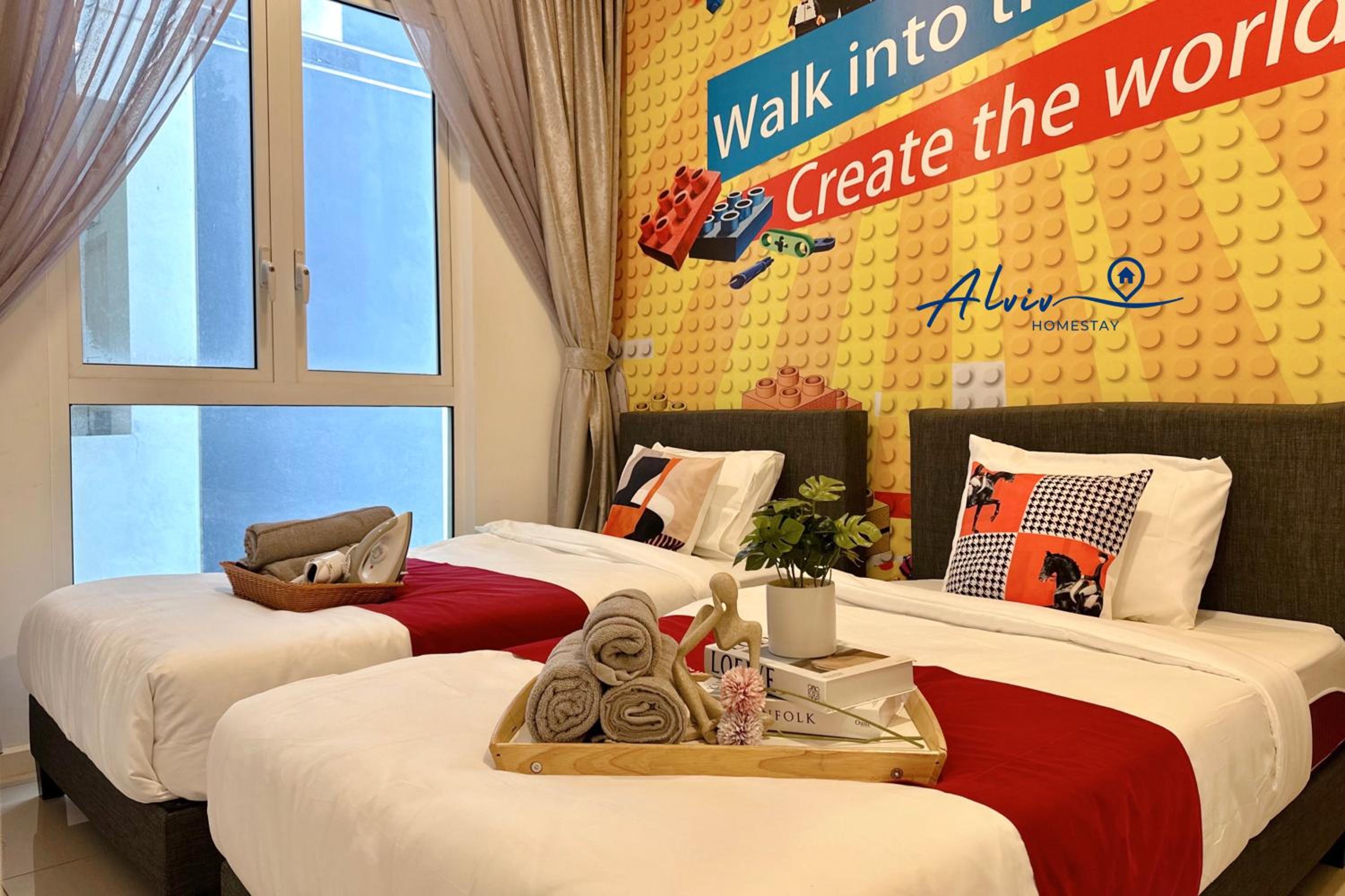 BallPit Theme Three-Bedroom Apartment with Kids Playground