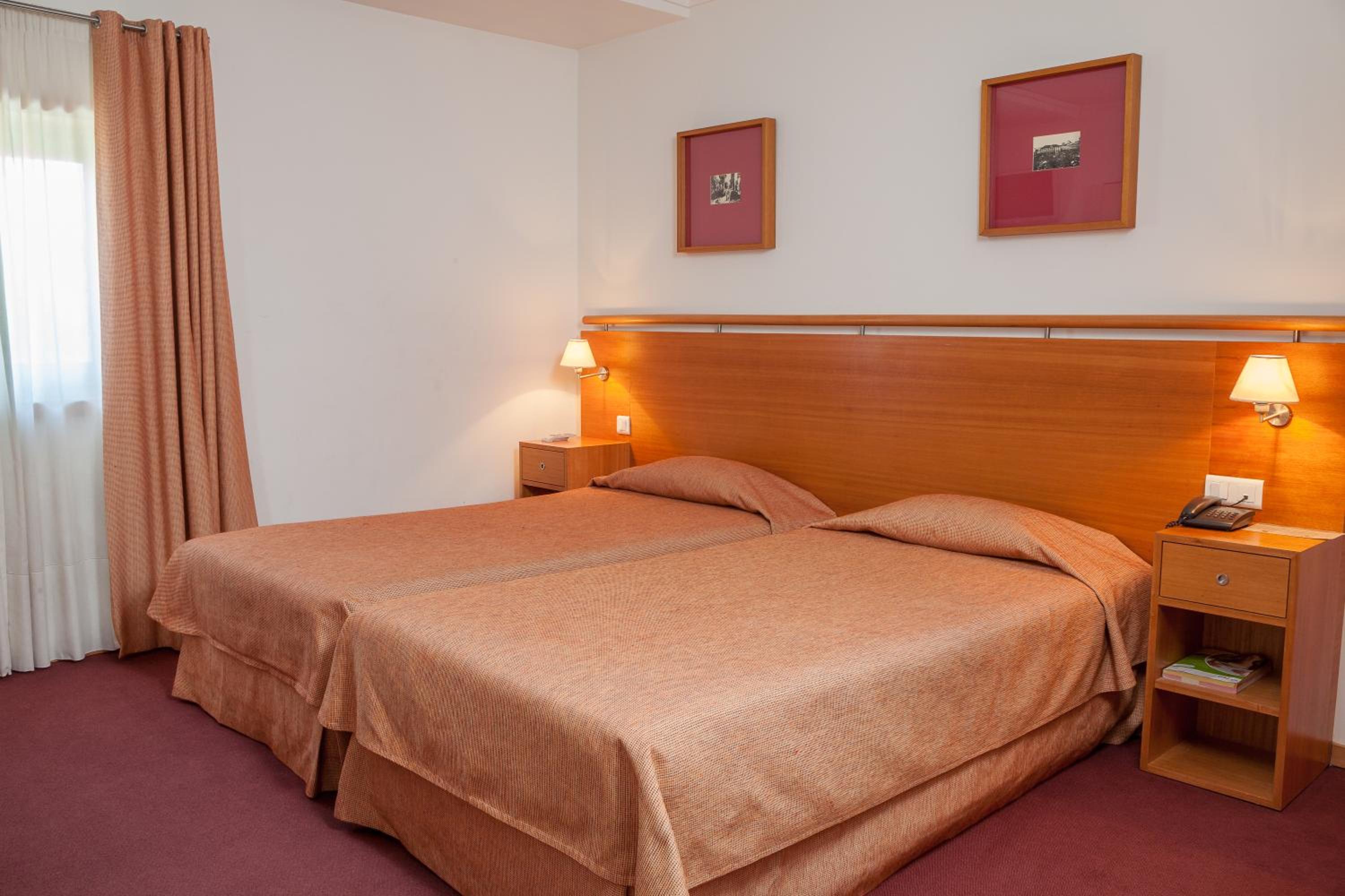 Double or Twin Room - Photo 7