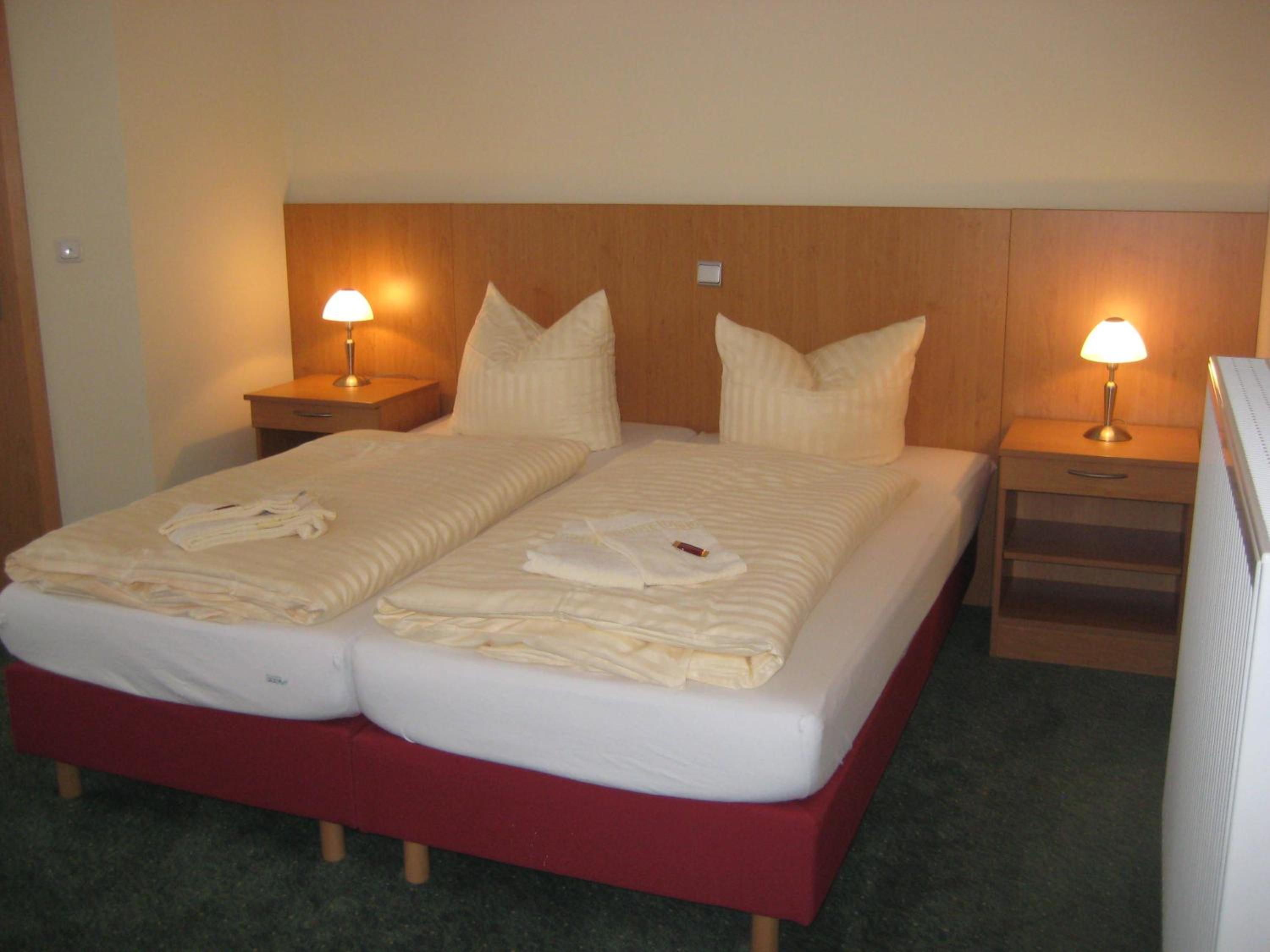 Basic Double or Twin Room photo 1