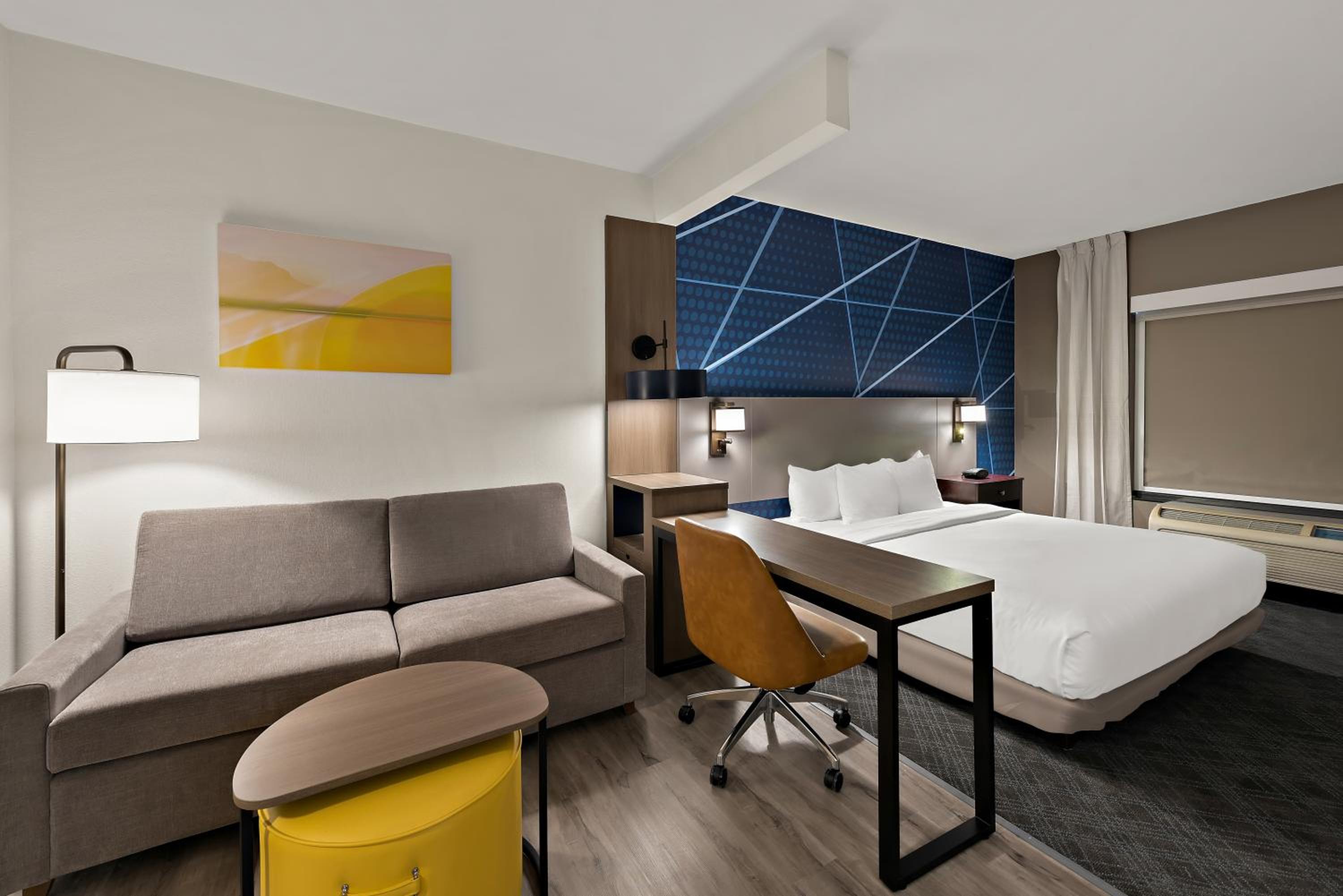 King Suite - Accessible/Non-Smoking at Comfort Suites Columbus East Broad in Columbus