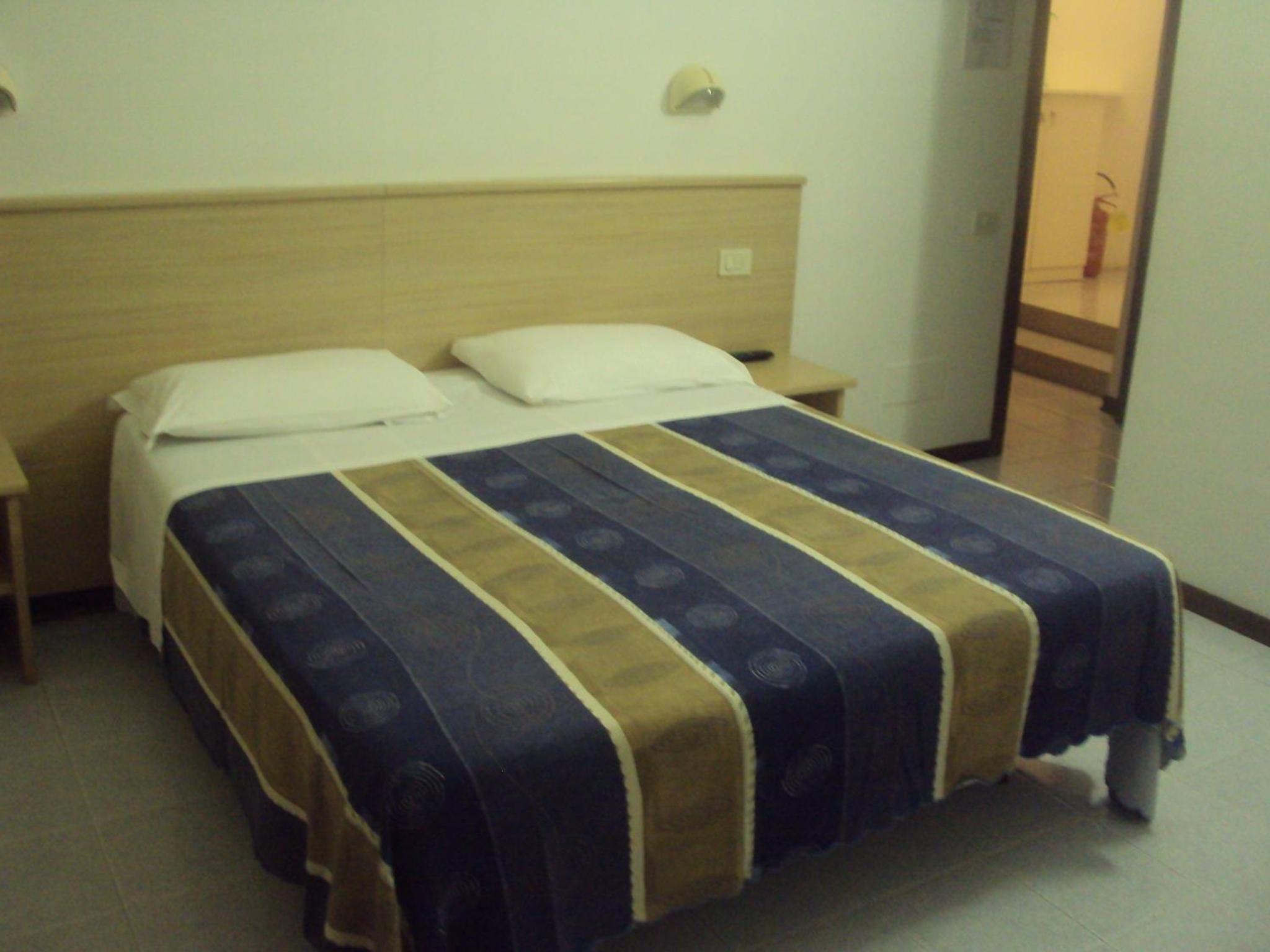 Double or Twin Room with Bathroom