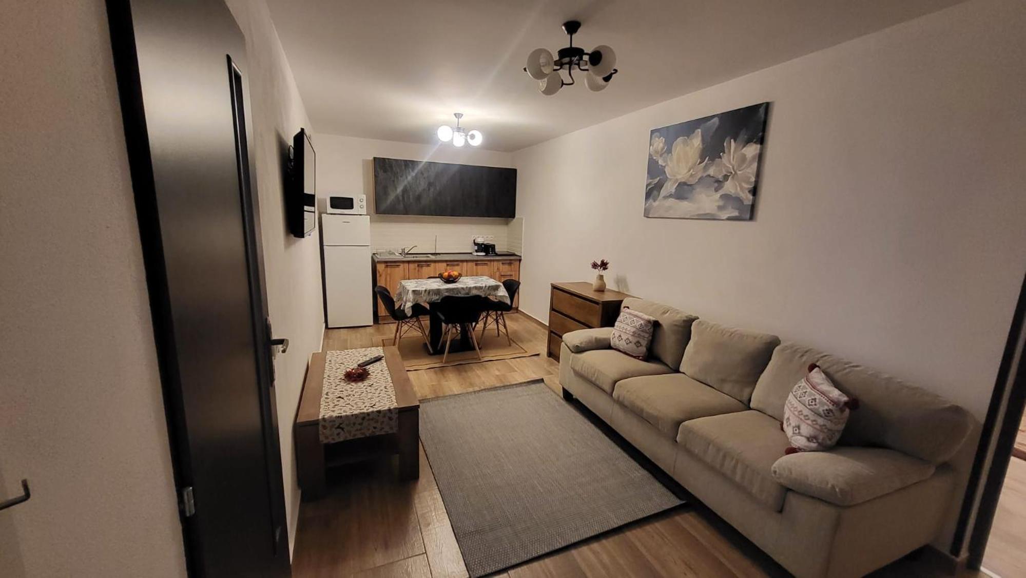 One-Bedroom House - Photo 12